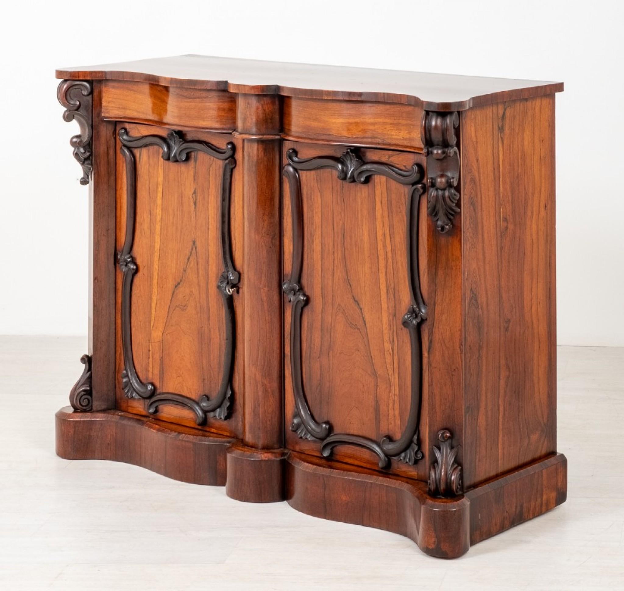 Victorian Cabinet Rosewood Sideboard, 1860 For Sale 5