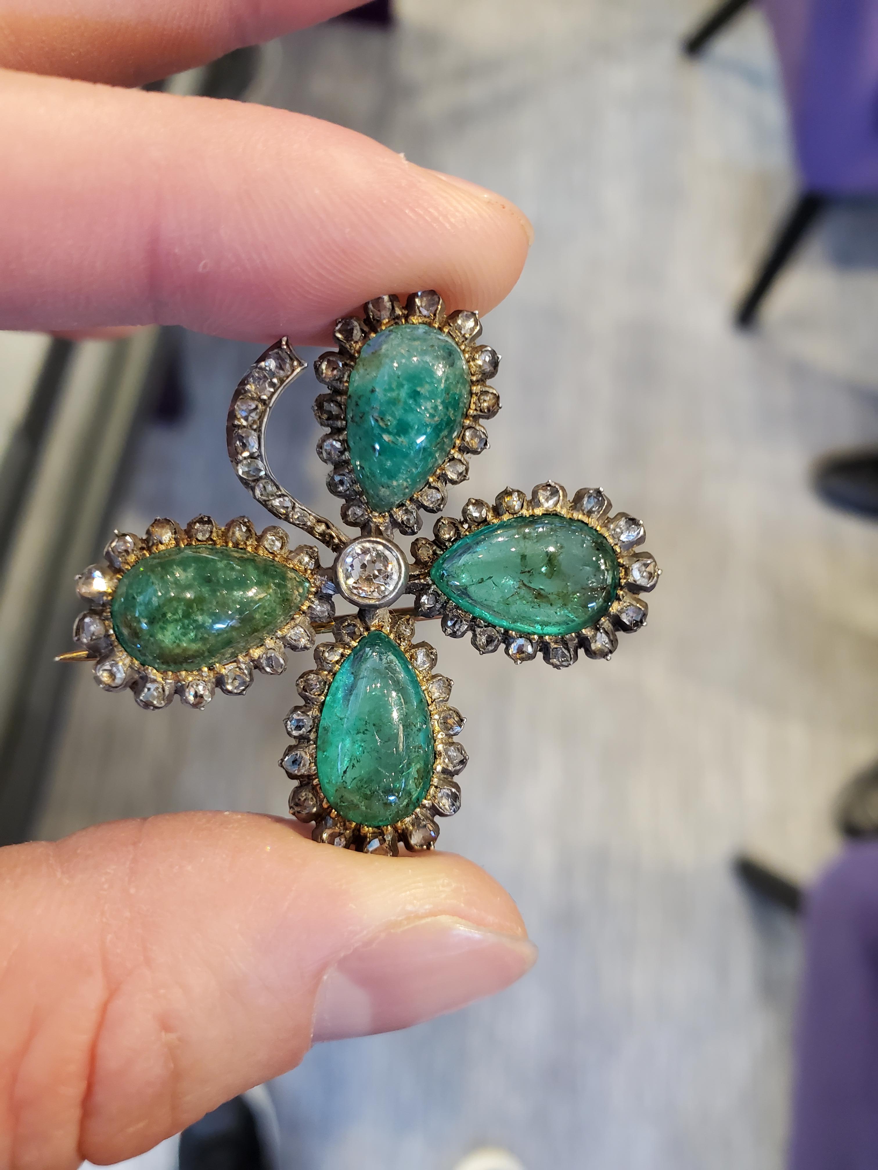 Victorian Cabochon Emerald Four Leaf Clover Brooch In Excellent Condition For Sale In New York, NY
