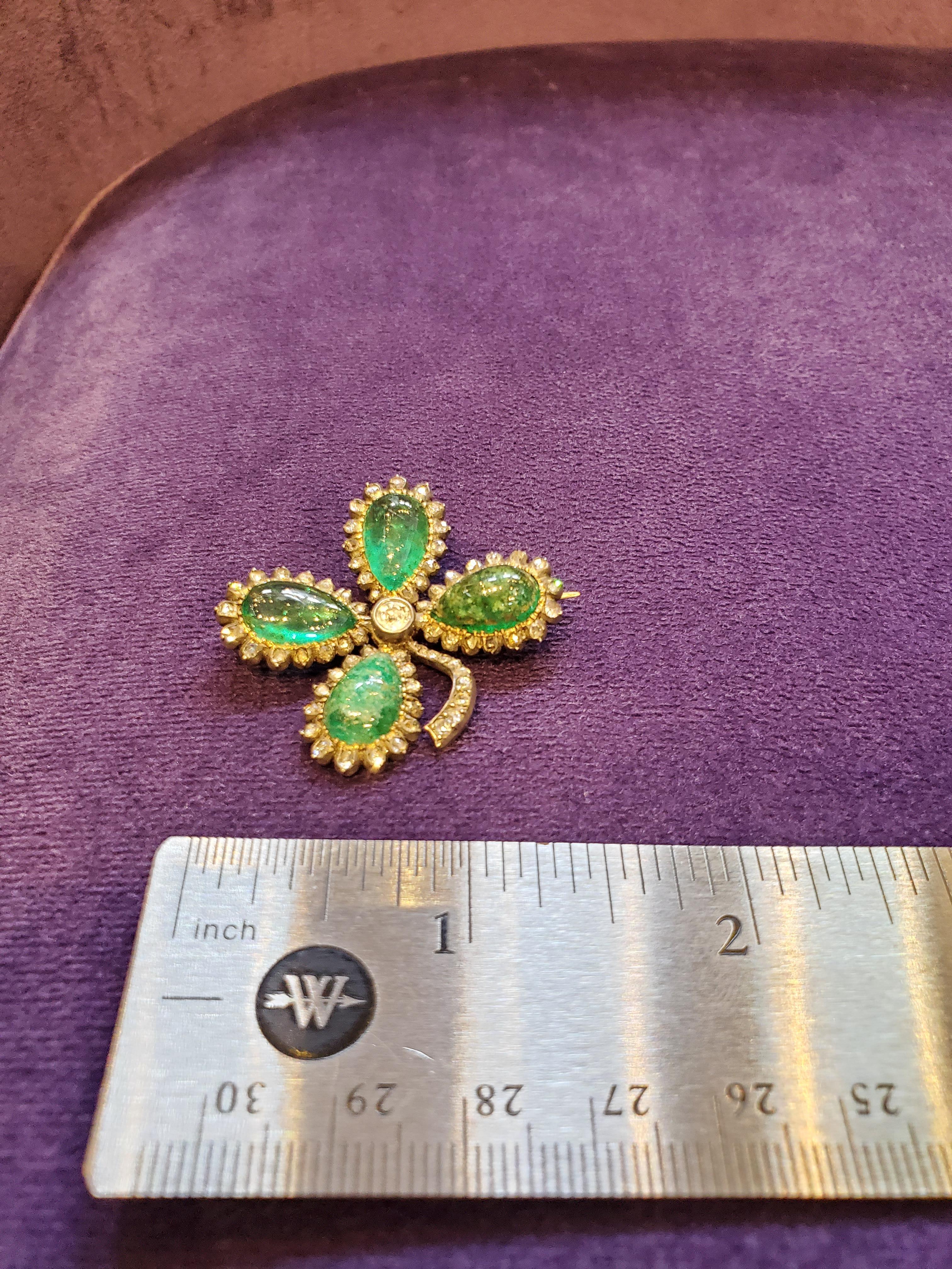 Women's or Men's Victorian Cabochon Emerald Four Leaf Clover Brooch For Sale