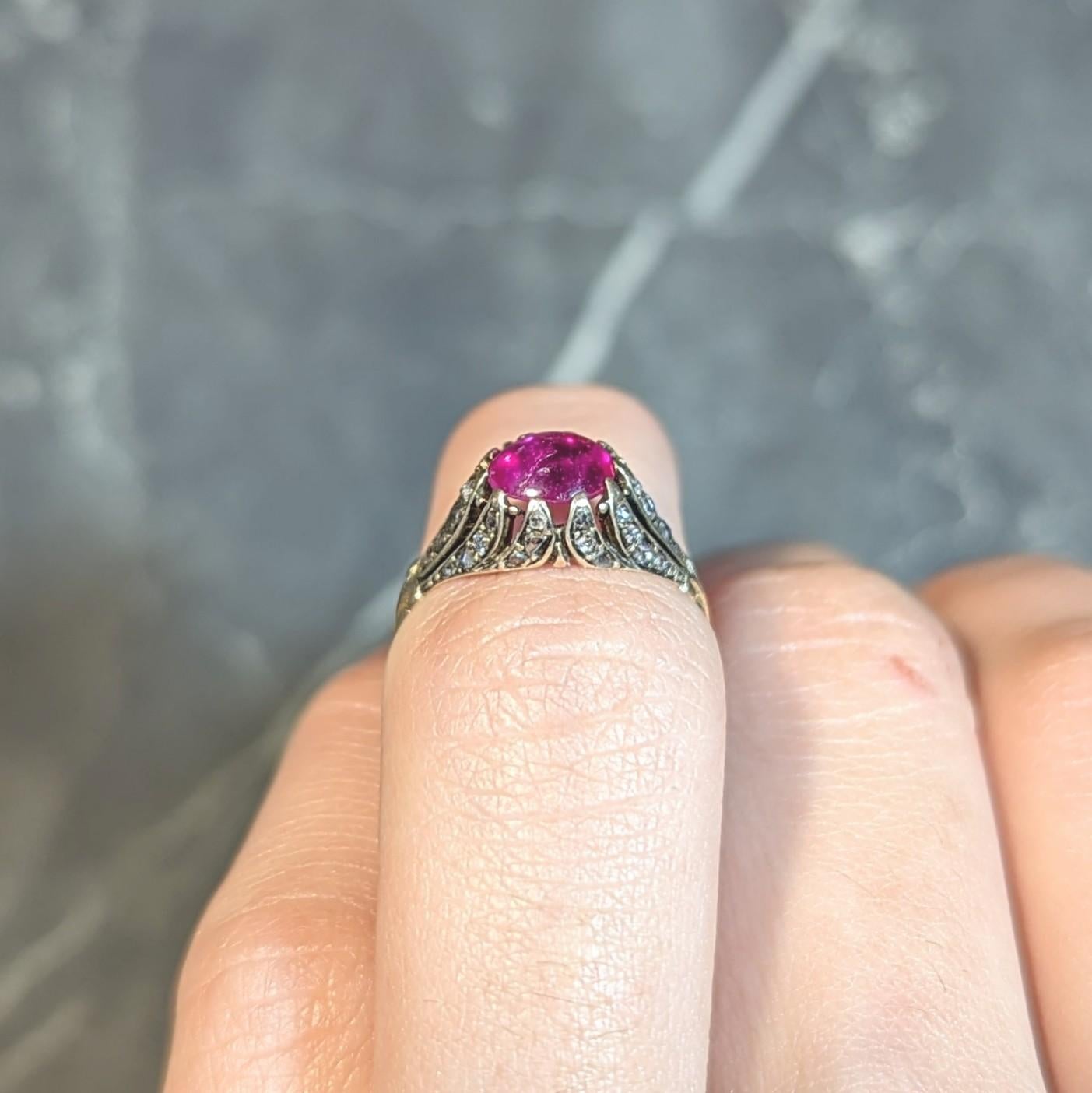 Victorian Cabochon Ruby Diamond 14 Karat Yellow Gold Foliate Antique Ring 8