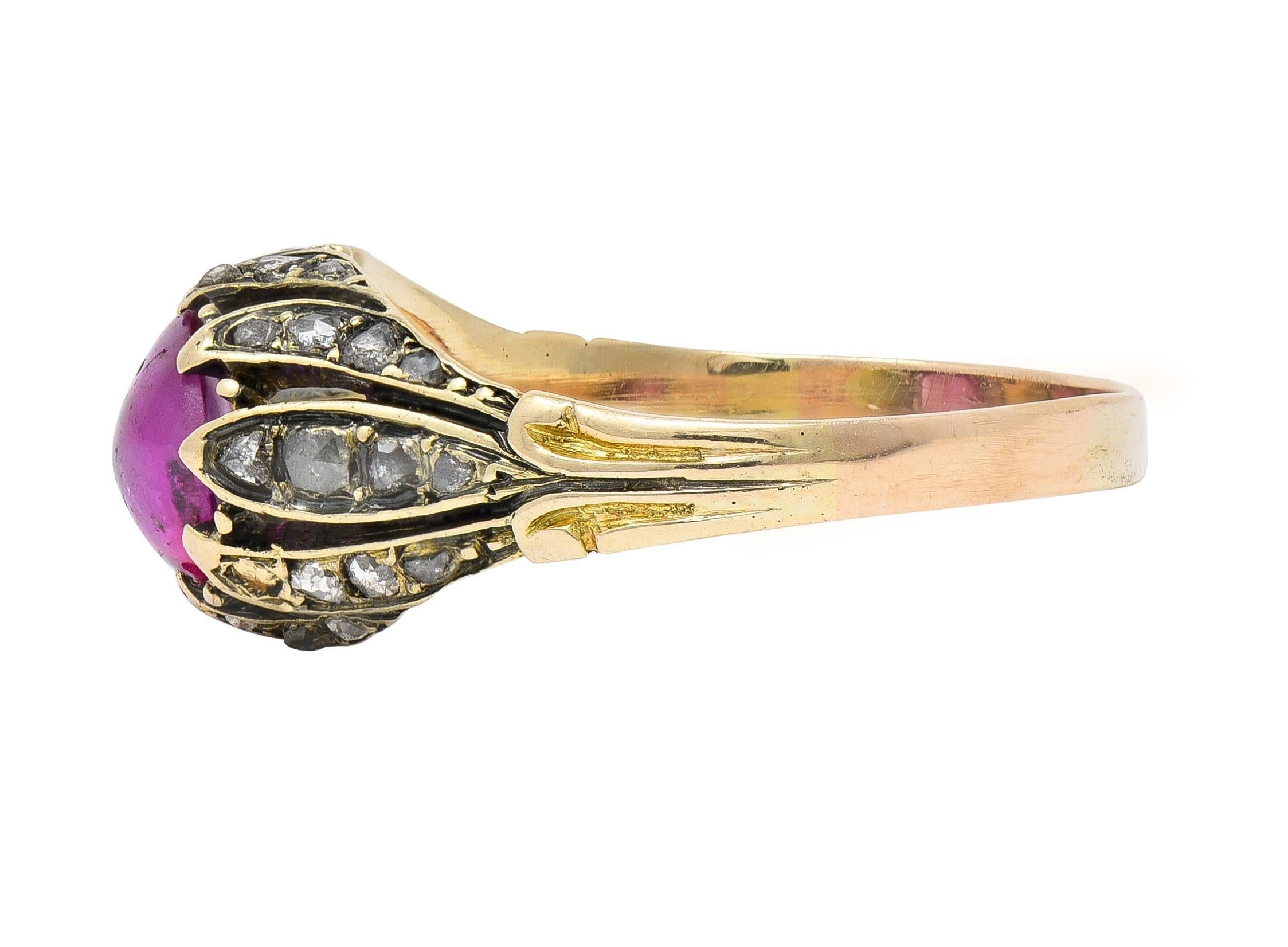 Victorian Cabochon Ruby Diamond 14 Karat Yellow Gold Foliate Antique Ring For Sale 1