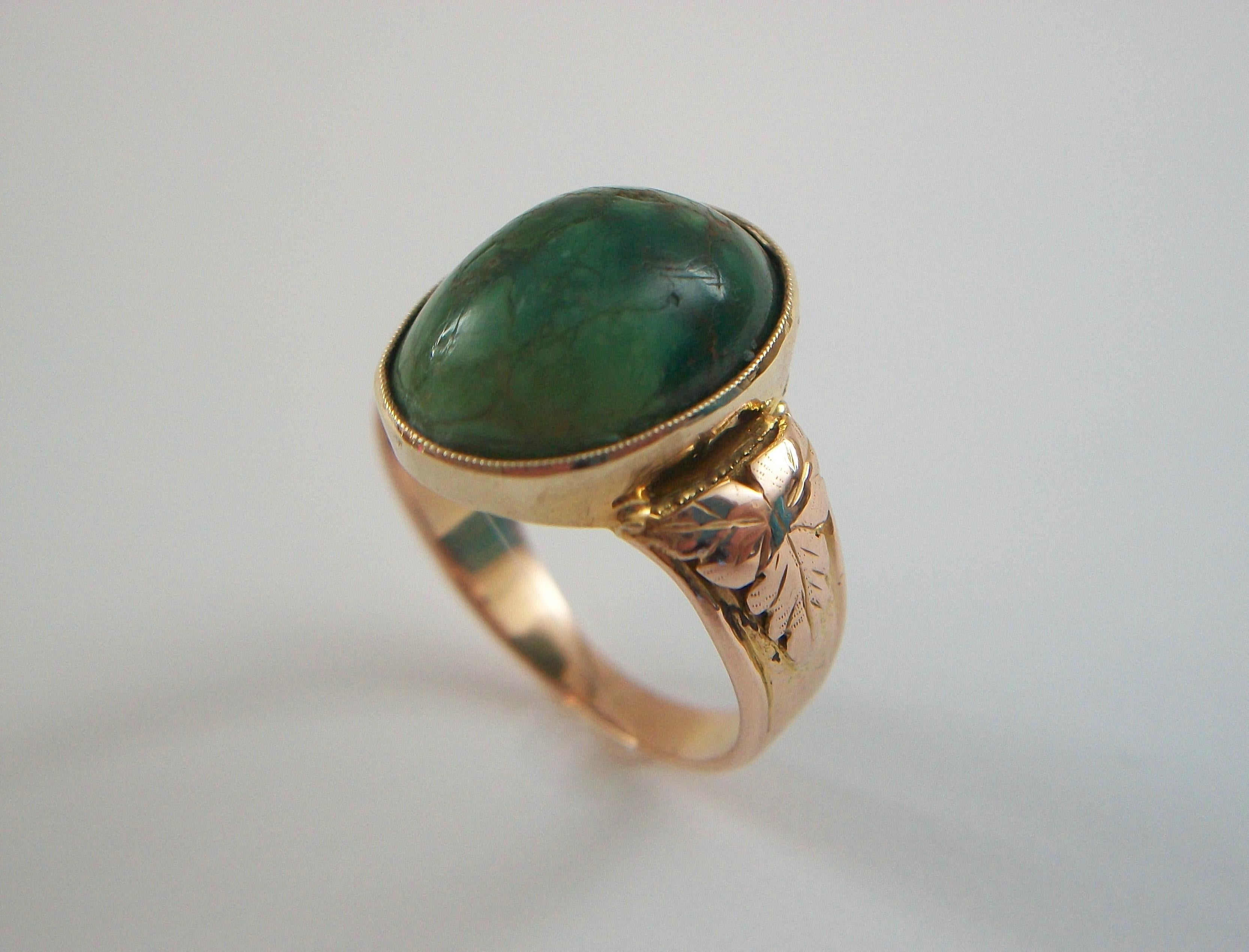 Victorian Cabochon Turquoise & 18K Gold Ring - United Kingdom - Circa 1900 In Good Condition For Sale In Chatham, CA