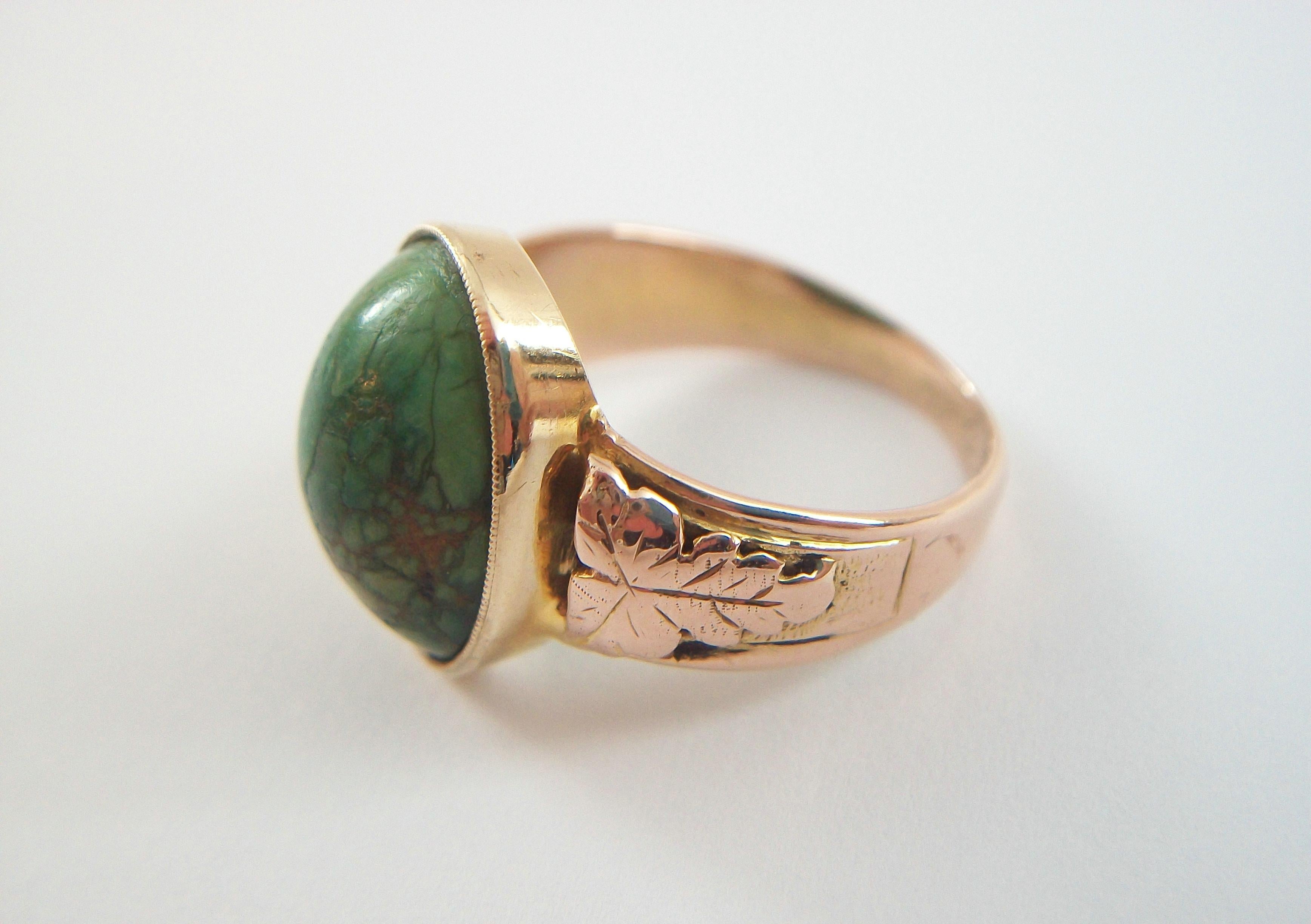 Victorian Cabochon Turquoise & 18K Gold Ring - United Kingdom - Circa 1900 For Sale 1