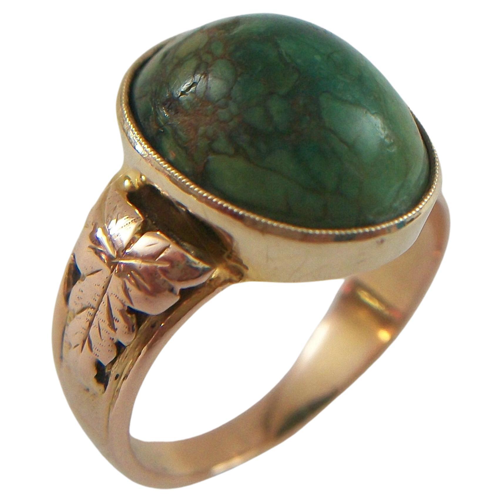 Bague victorienne en or 18 carats et turquoise cabochon - Royaume-Uni - vers 1900 en vente