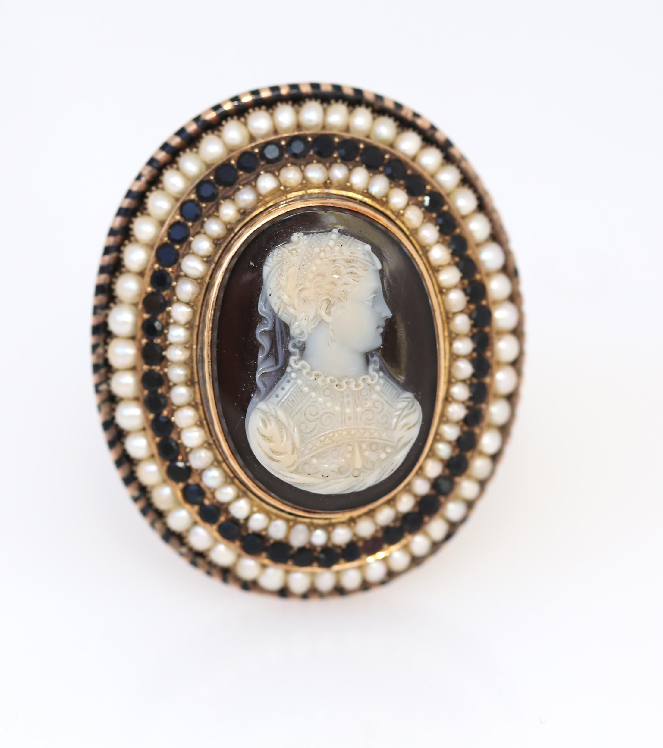 Round Cut Victorian Cameo Agate Pearl Garnet Yellow Gold  Brooch, 1860 For Sale