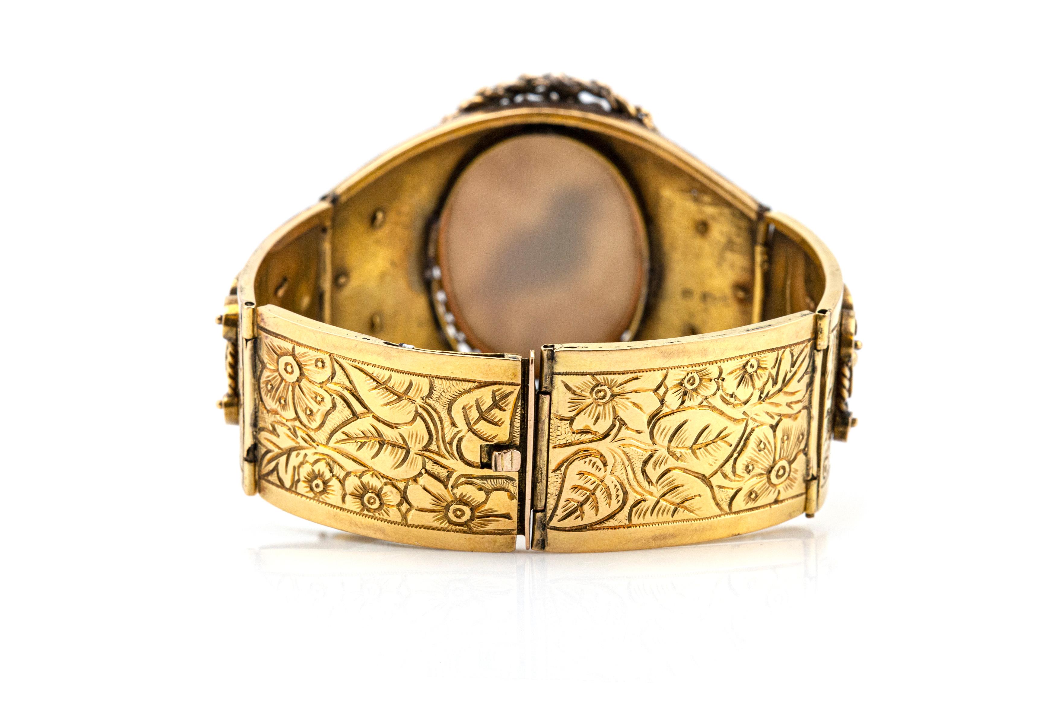 Goldarmband mit viktorianischem Kameevogel-Detail im Zustand „Gut“ im Angebot in New York, NY