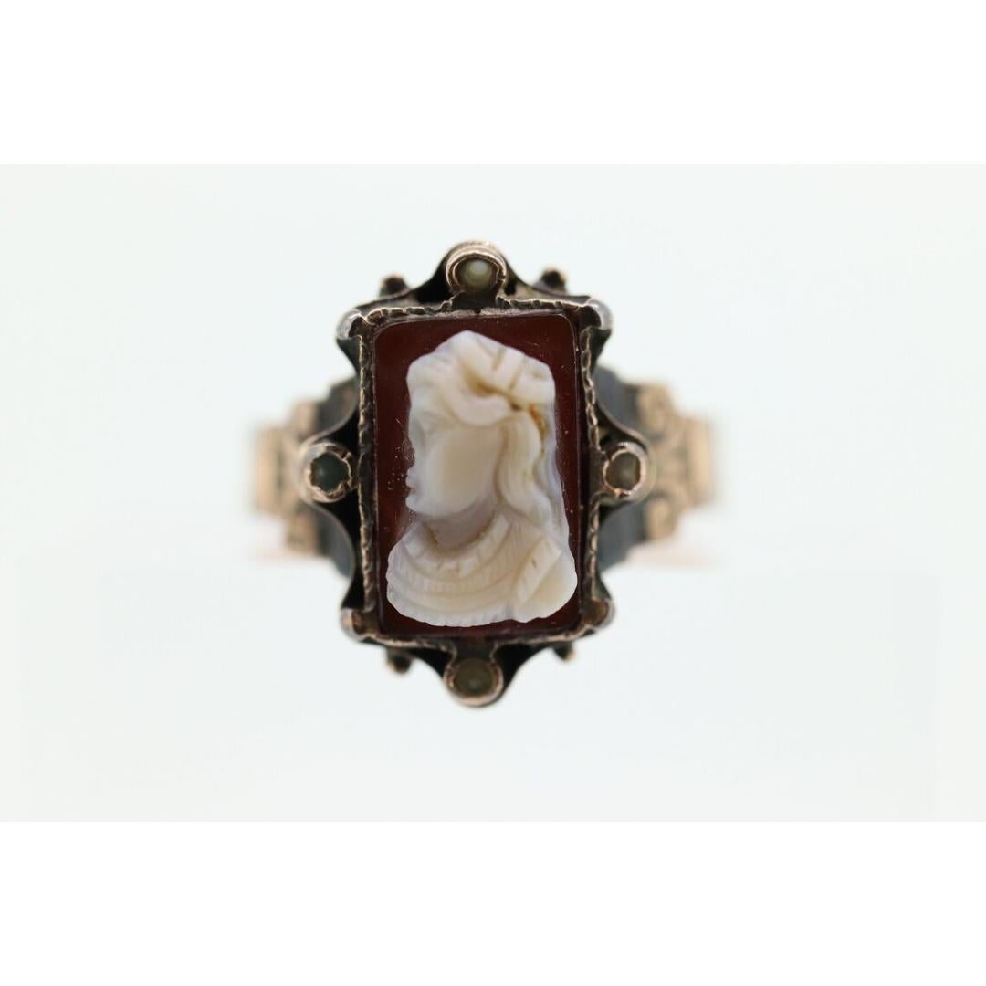 Victorian Cameo carved shell 10k signet ring. Antique 10k Rose gold Signet ring For Sale 4
