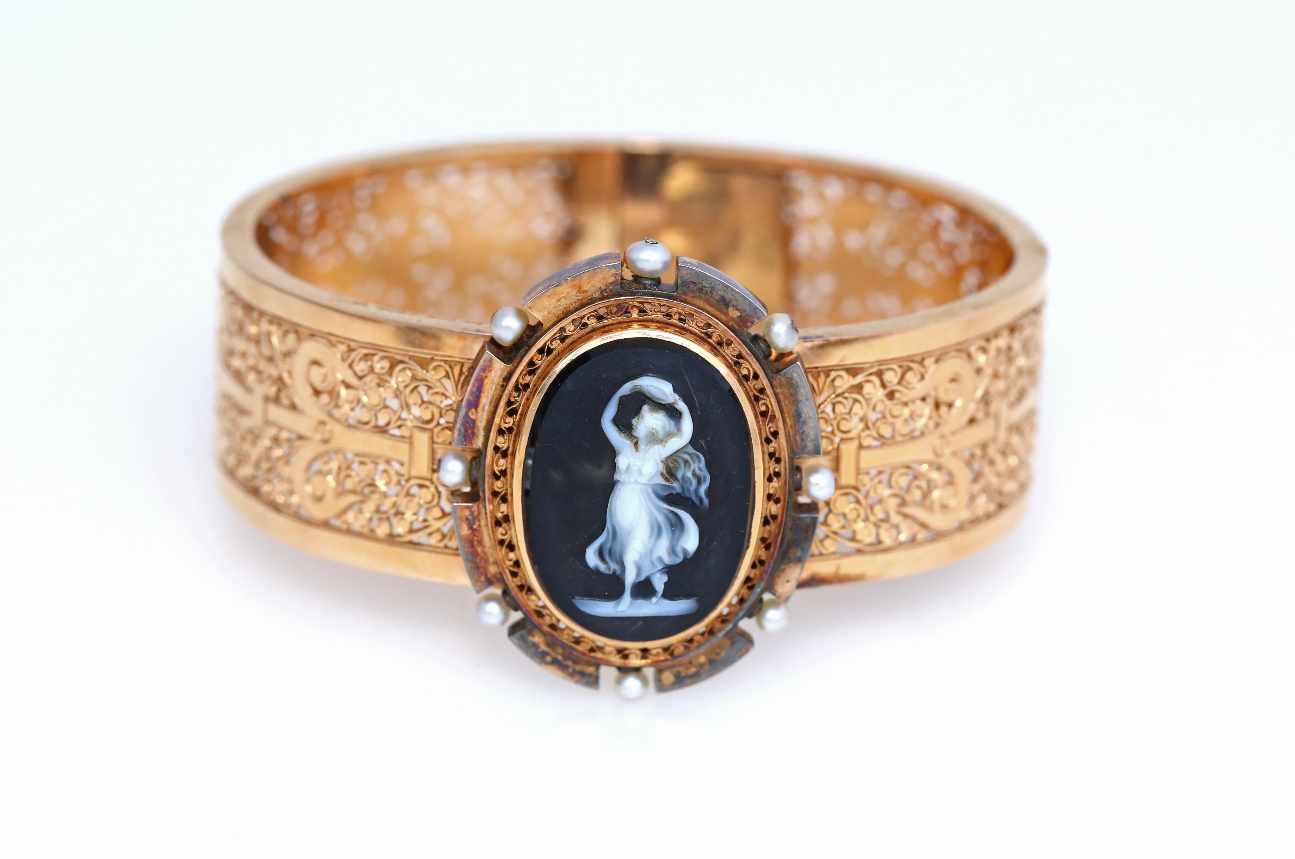 Victorian Cameo Onyx Set Bracelet Pendant Earrings 18k Gold Original Box, 1900 For Sale 2