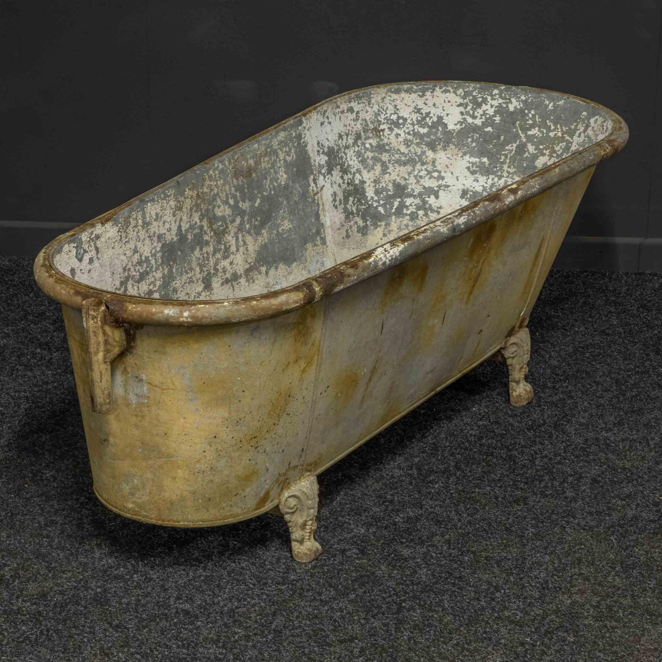 old fashioned tin bath tub