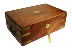 Campaigner vittoriano rilegato in ottone con interni in pelle verde