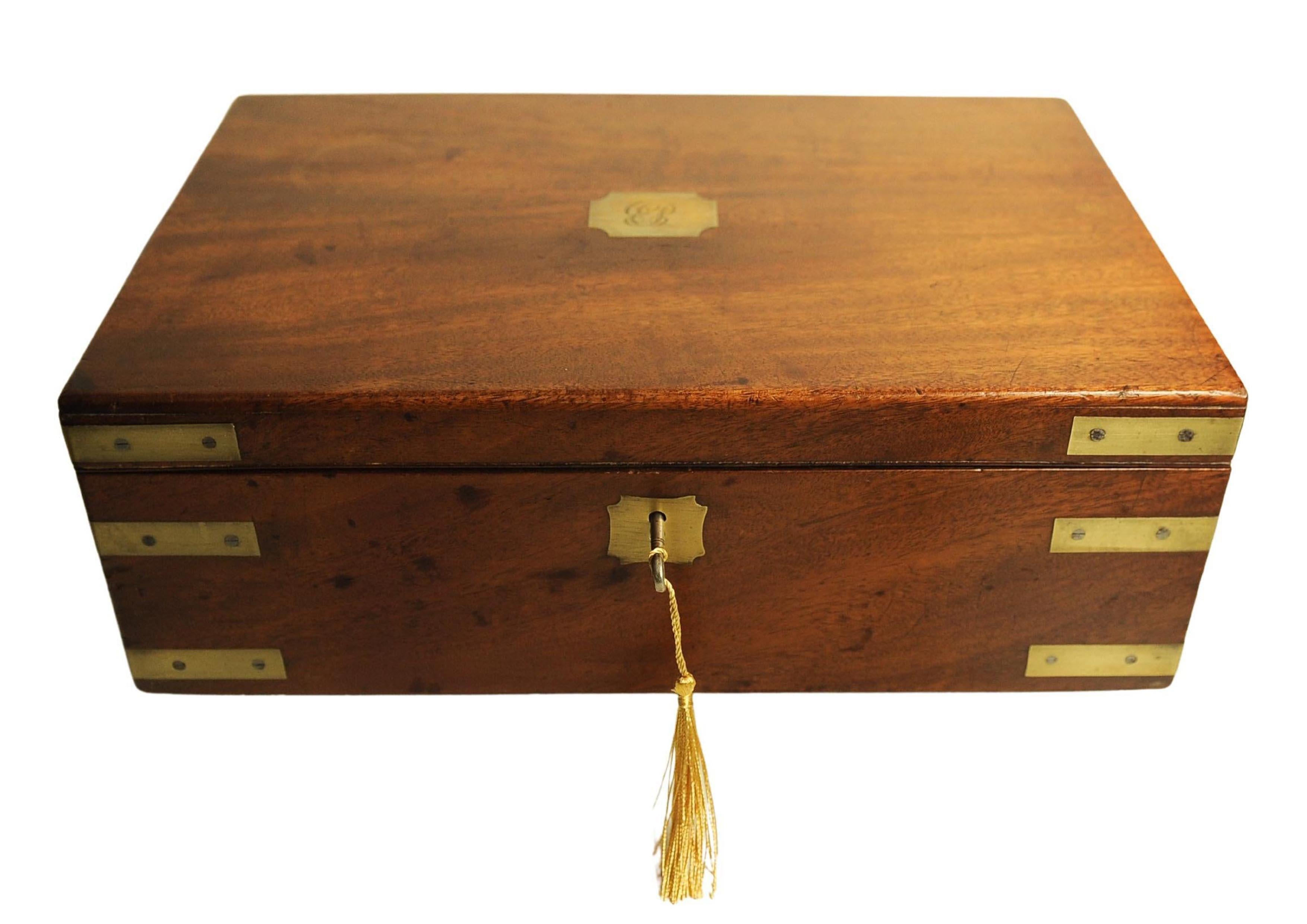 Viktorianische Campaigner Messing gebundene Schreiben Slope mit einem grünen Leder Interieur im Angebot 1