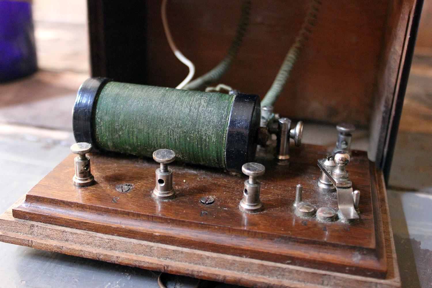 Victorian Campaign Style Induction Coil Electro Therapy Shock Machine 2