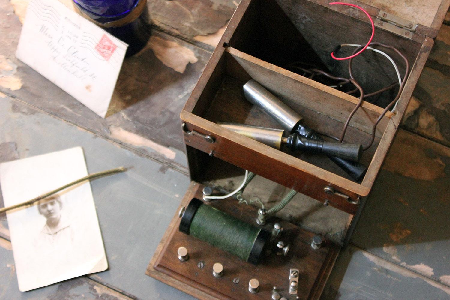 antique electroshock therapy machine