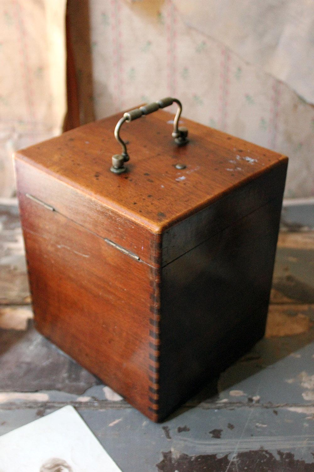Late Victorian Victorian Campaign Style Induction Coil Electro Therapy Shock Machine