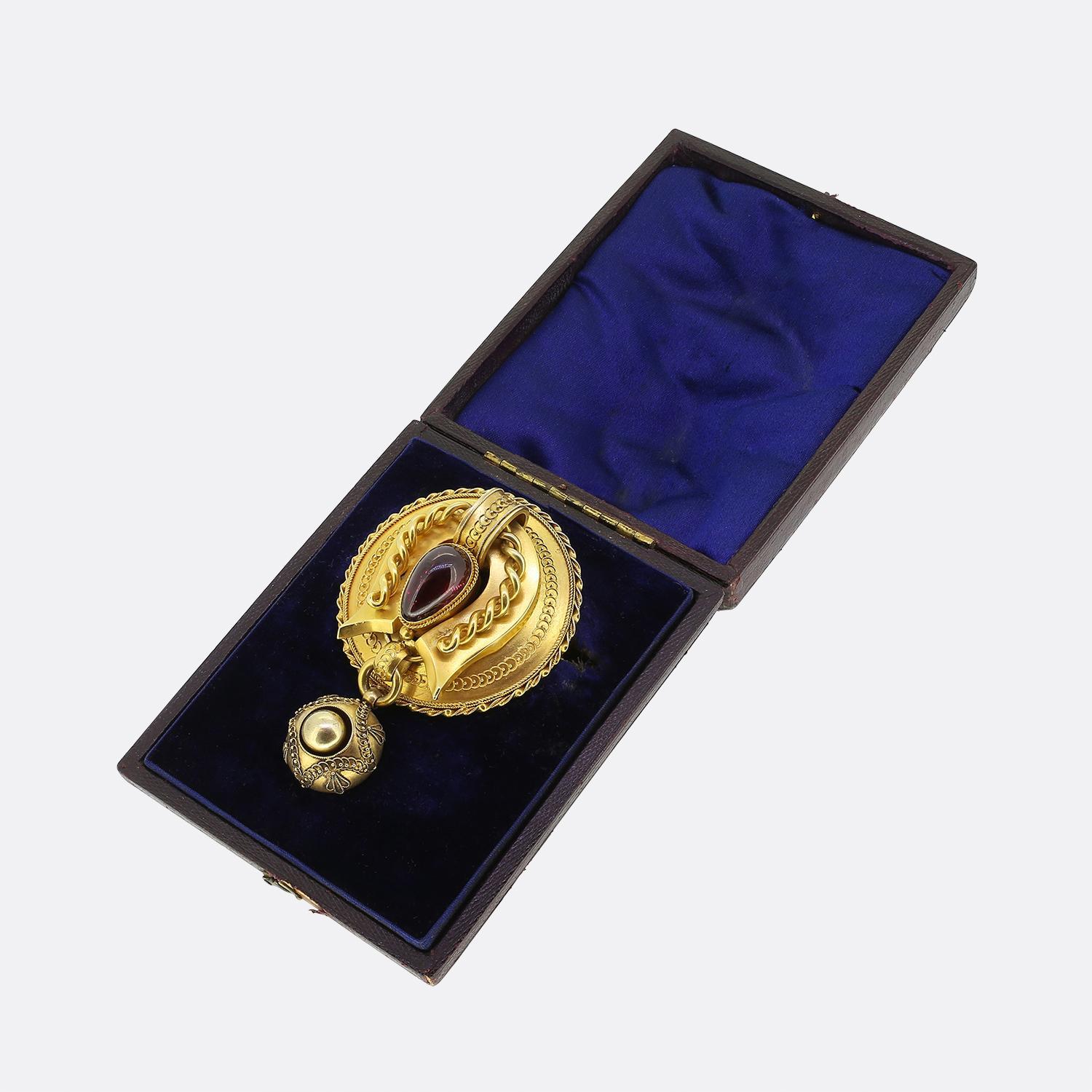 Victorian Carbuncle Brooch In Good Condition For Sale In London, GB