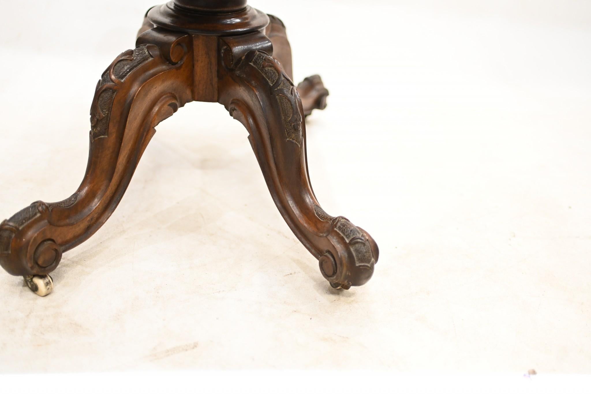 Victorian Card Table Burr Walnut Games 1880 In Good Condition For Sale In Potters Bar, GB