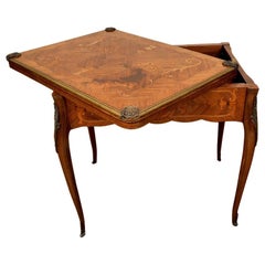 Table à cartes victorienne, vers 1880