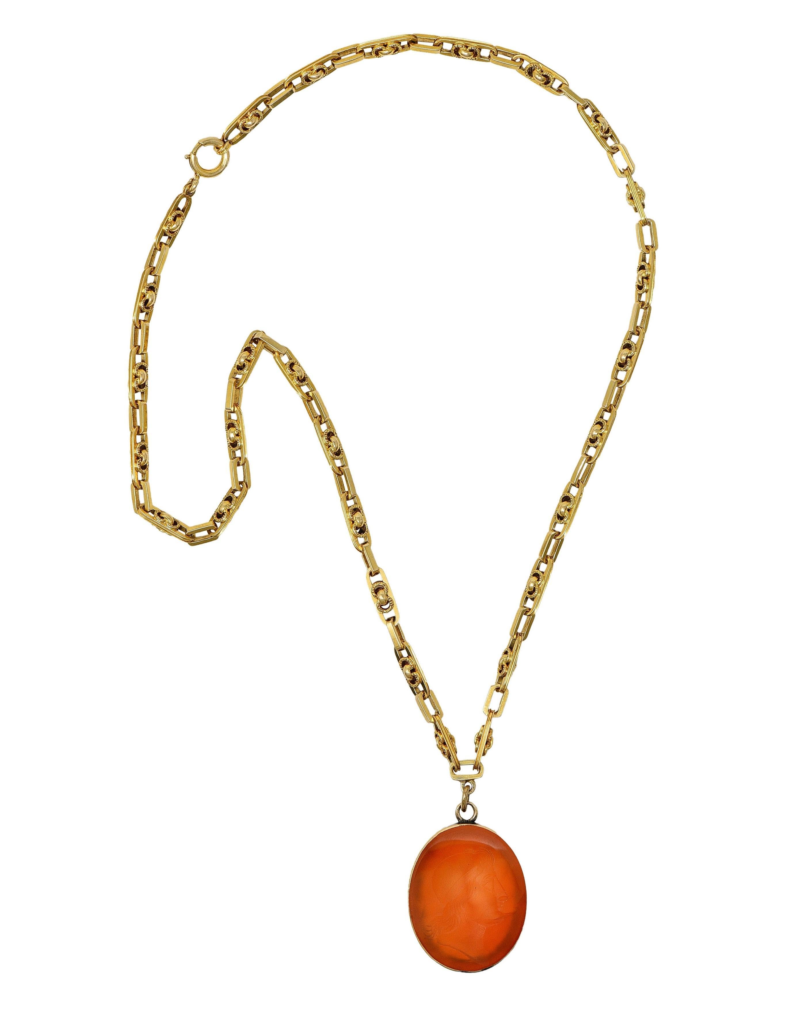 Victorien Collier pendentif camée ancien victorien en or 14 carats avec chaîne à maillons fantaisie en cornaline en vente