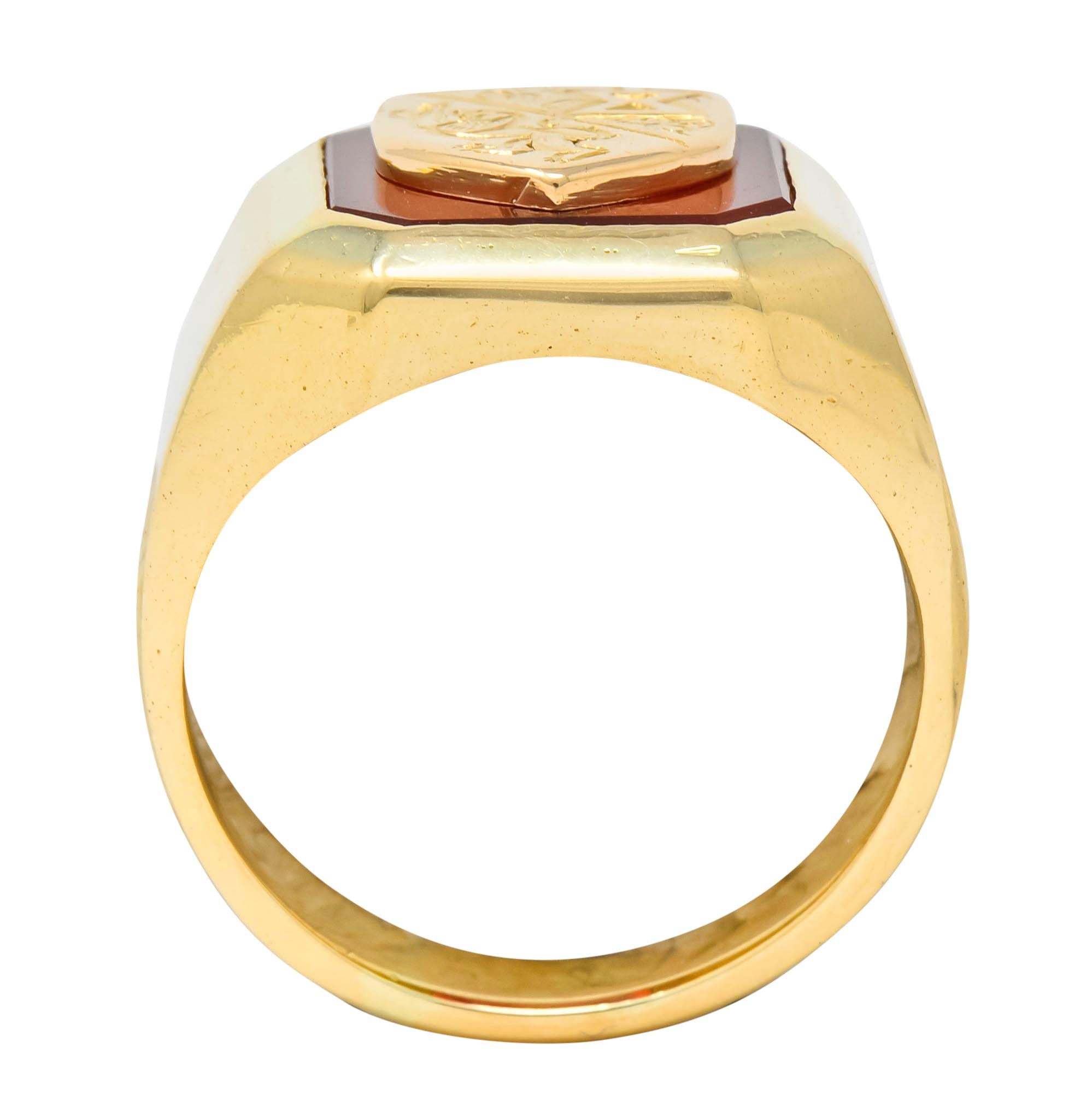 Victorian Carnelian 18 Karat Gold Signet Shield Crest Unisex Ring 3