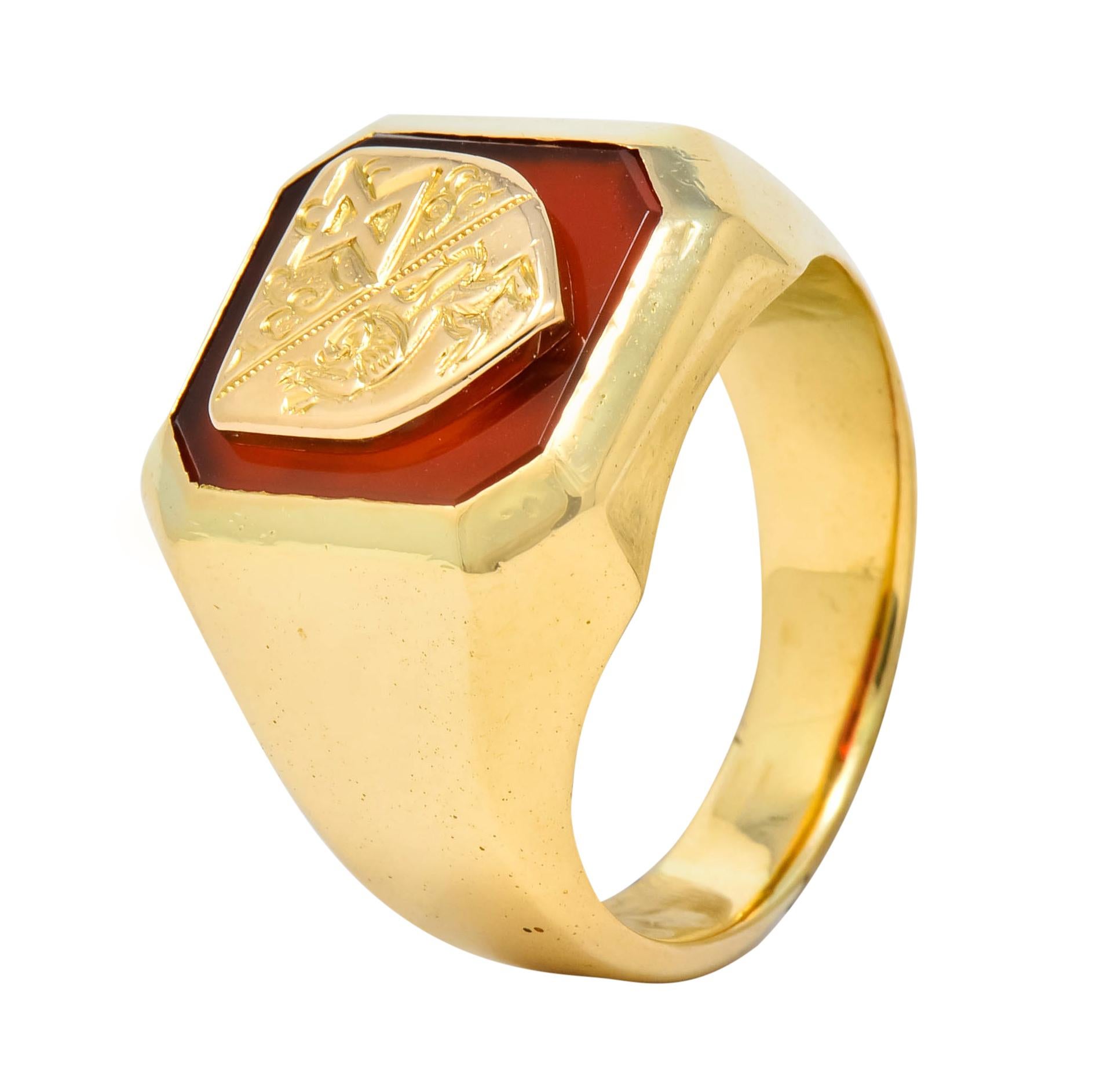 Victorian Carnelian 18 Karat Gold Signet Shield Crest Unisex Ring 4