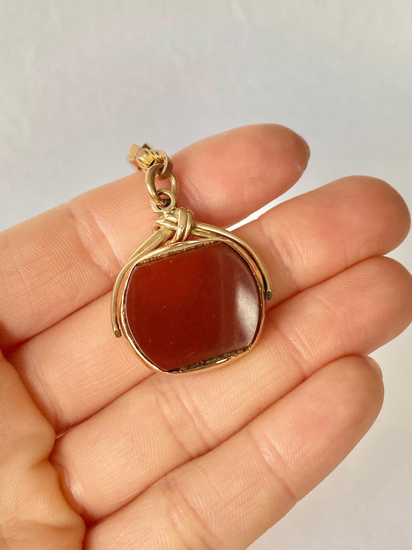 Victorian Carnelian 9 Carat Gold Spinning Fob In Good Condition In Chipping Campden, GB