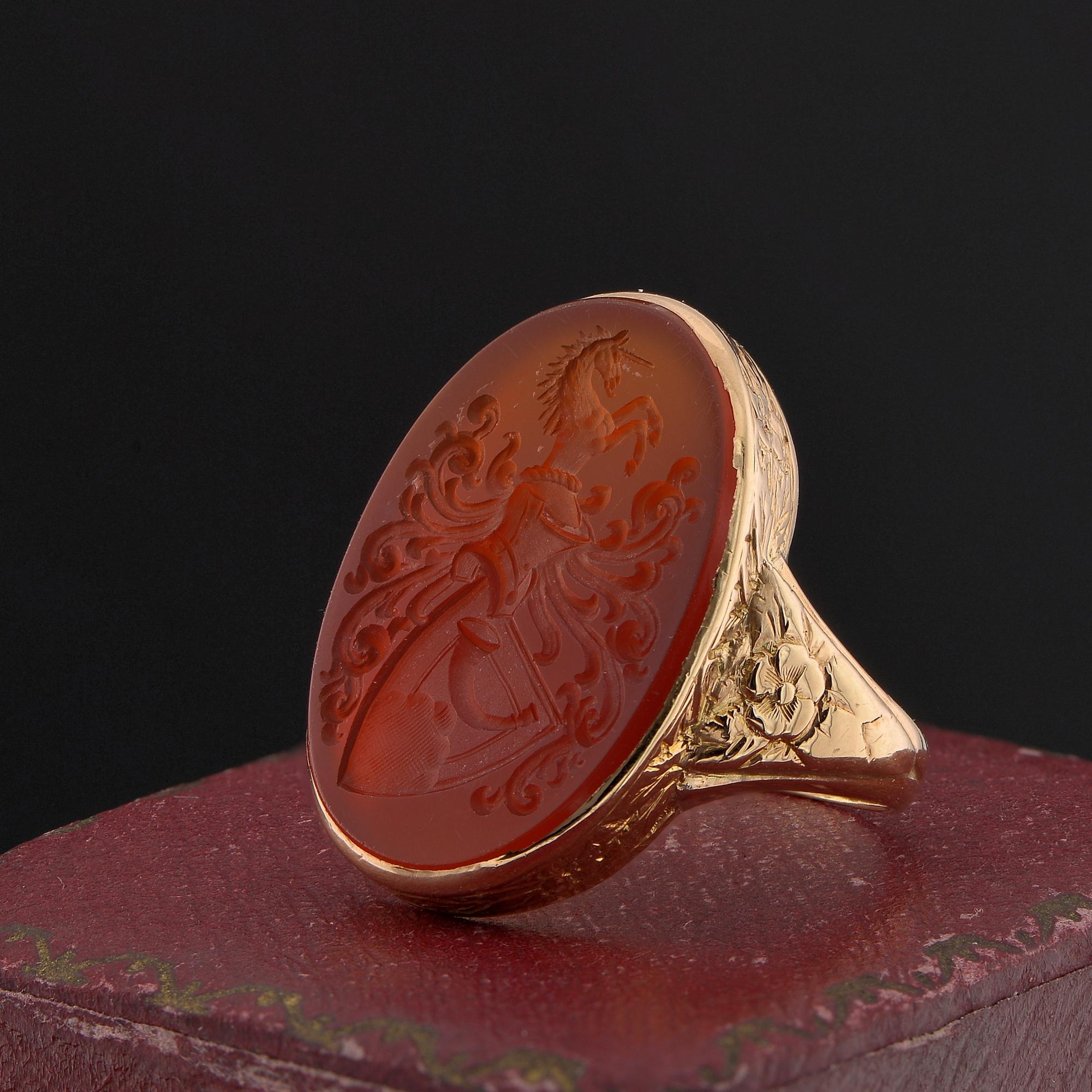 Women's or Men's Victorian Carnelian Armorial Signet Ring 14 KT gold For Sale