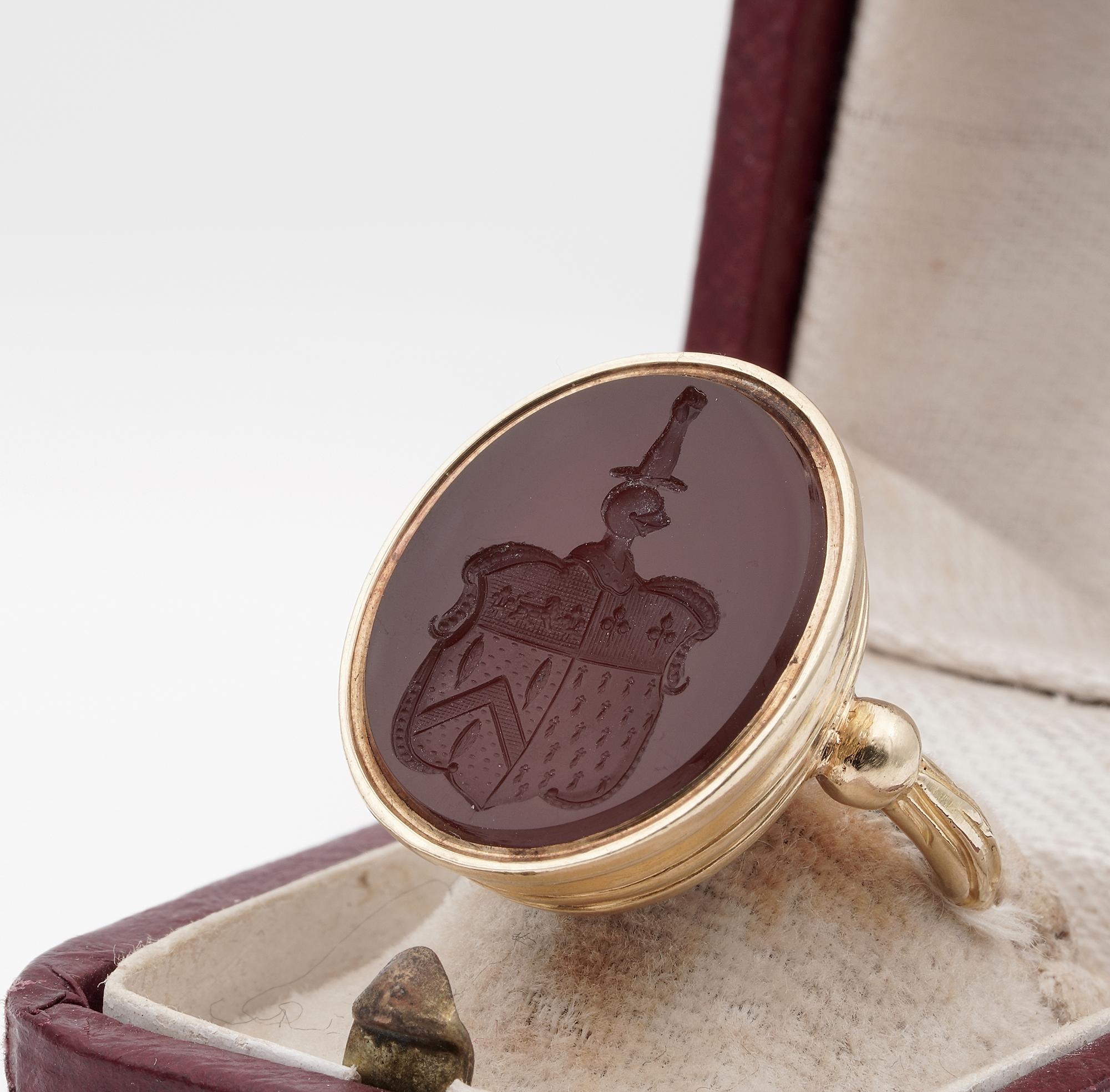 Cabochon Victorian Carnelian Coat Of Arms Intaglio Seal Ring English 1868 18 KT gold For Sale