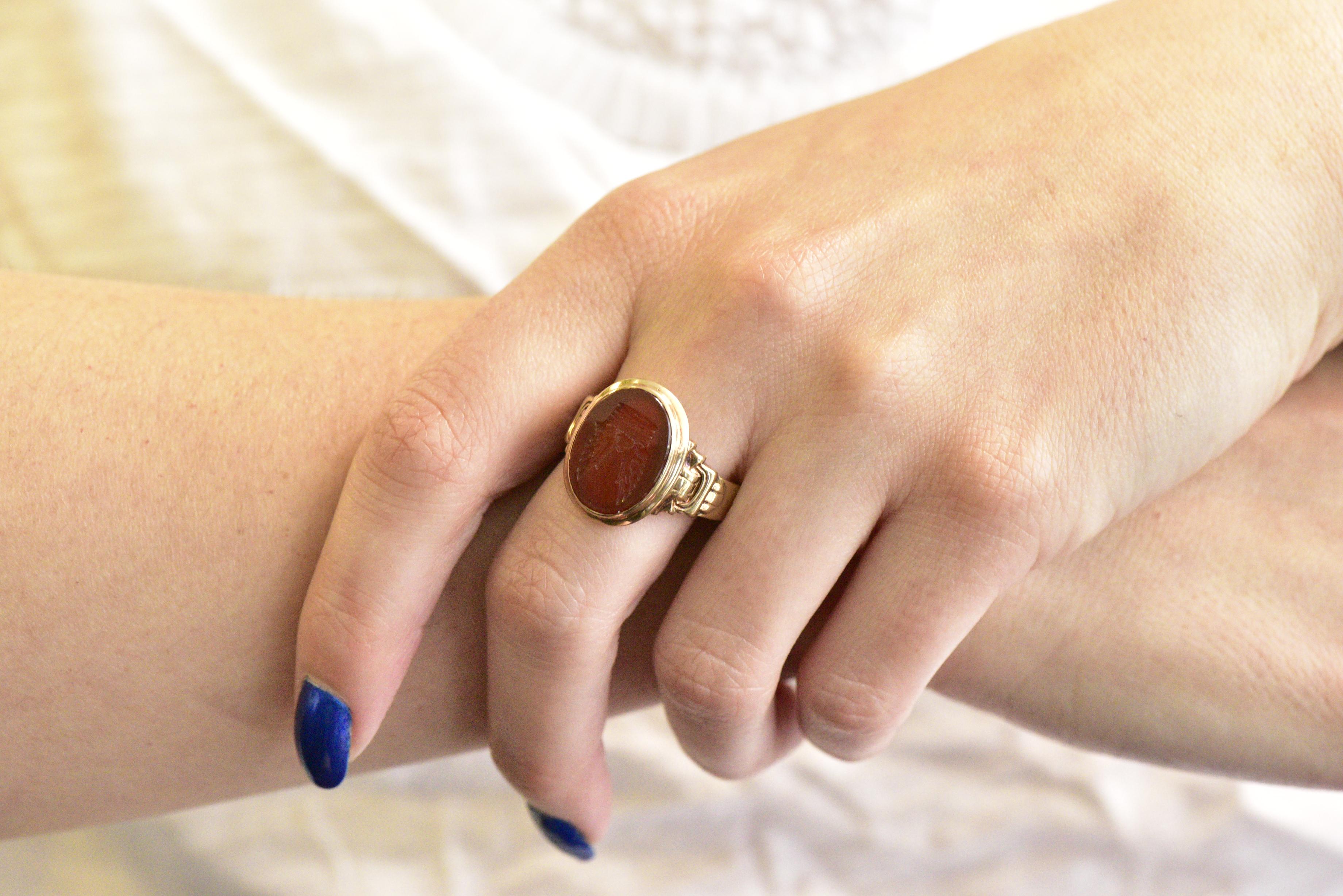 Victorian Carnelian Intaglio 14 Karat Gold Signet Unisex Men's Ring 4