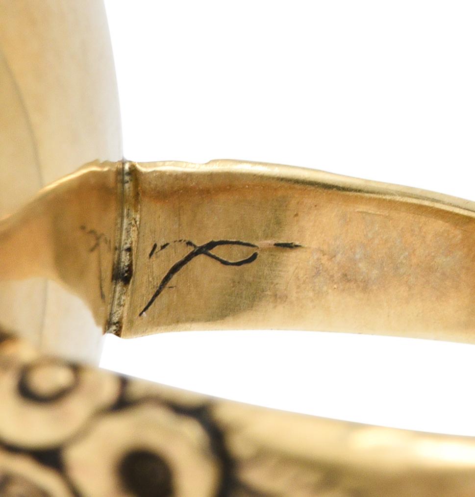 Victorian Carnelian Intaglio 14 Karat Gold Unisex Heraldry Signet Ring 3
