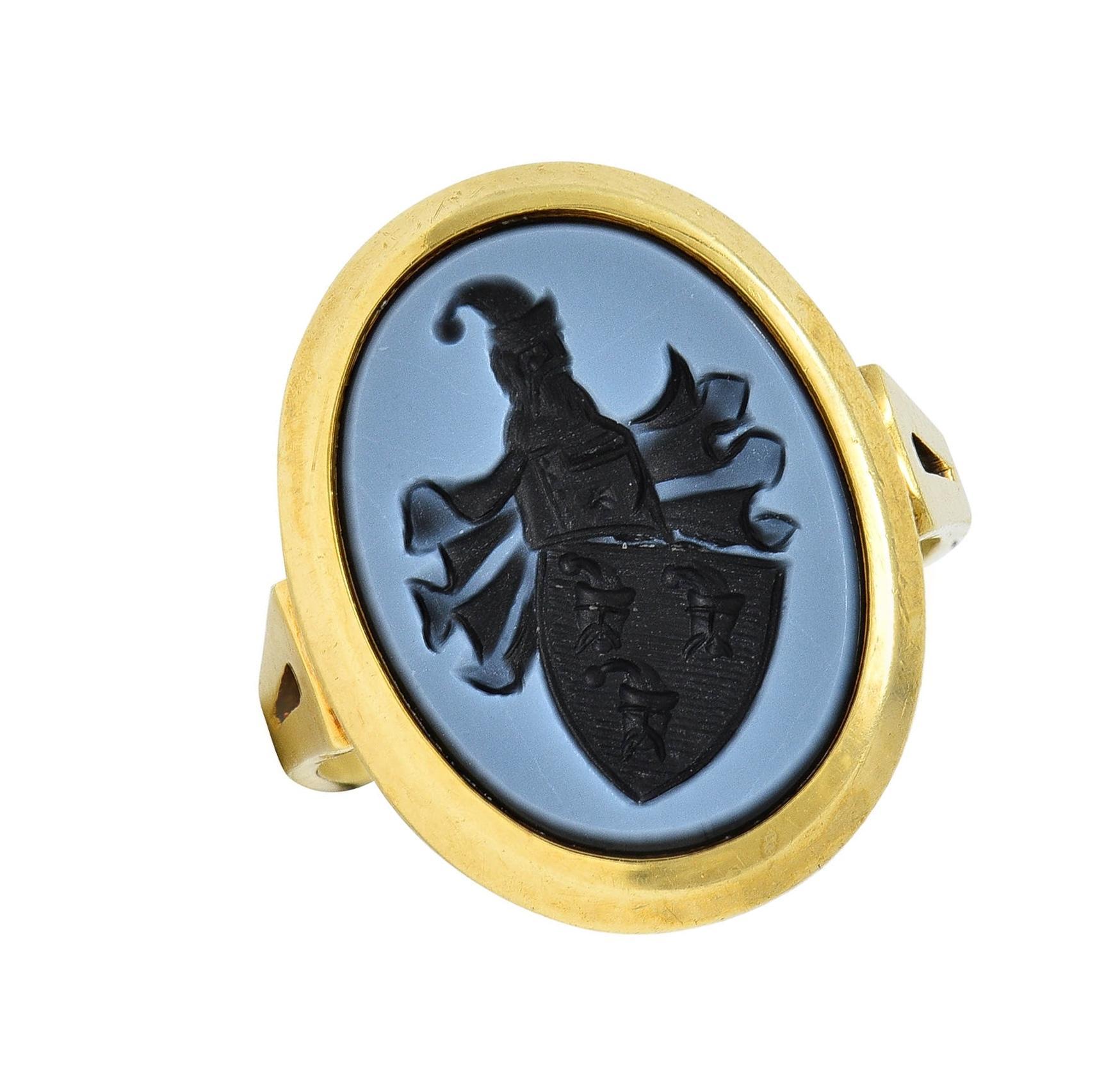 Victorian Carved Agate 14 Karat Yellow Gold Antique Heraldic Signet Ring For Sale 7