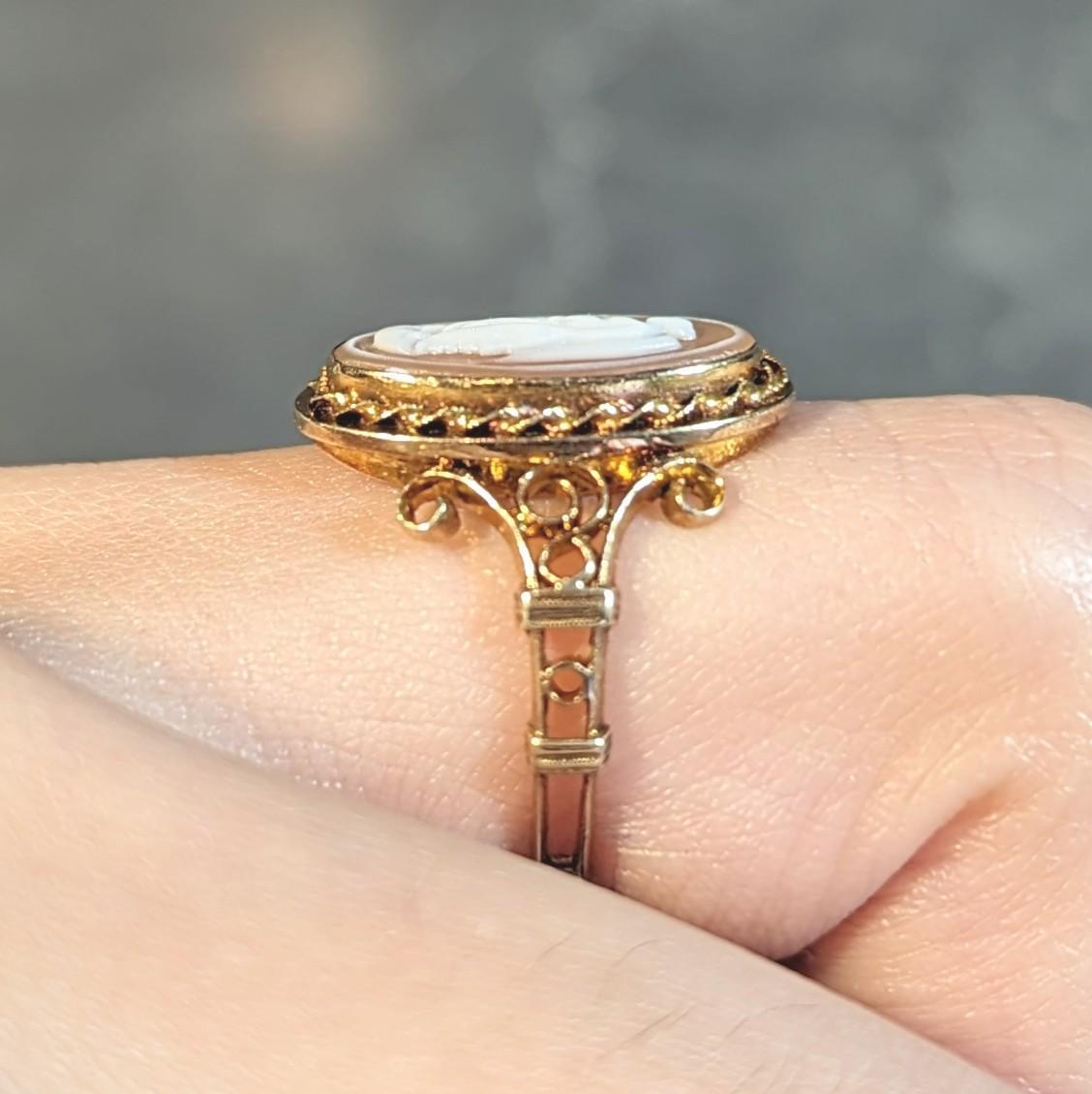 Victorian Carved Agate 14 Karat Yellow Gold Nike Cameo Antique Ring For Sale 6