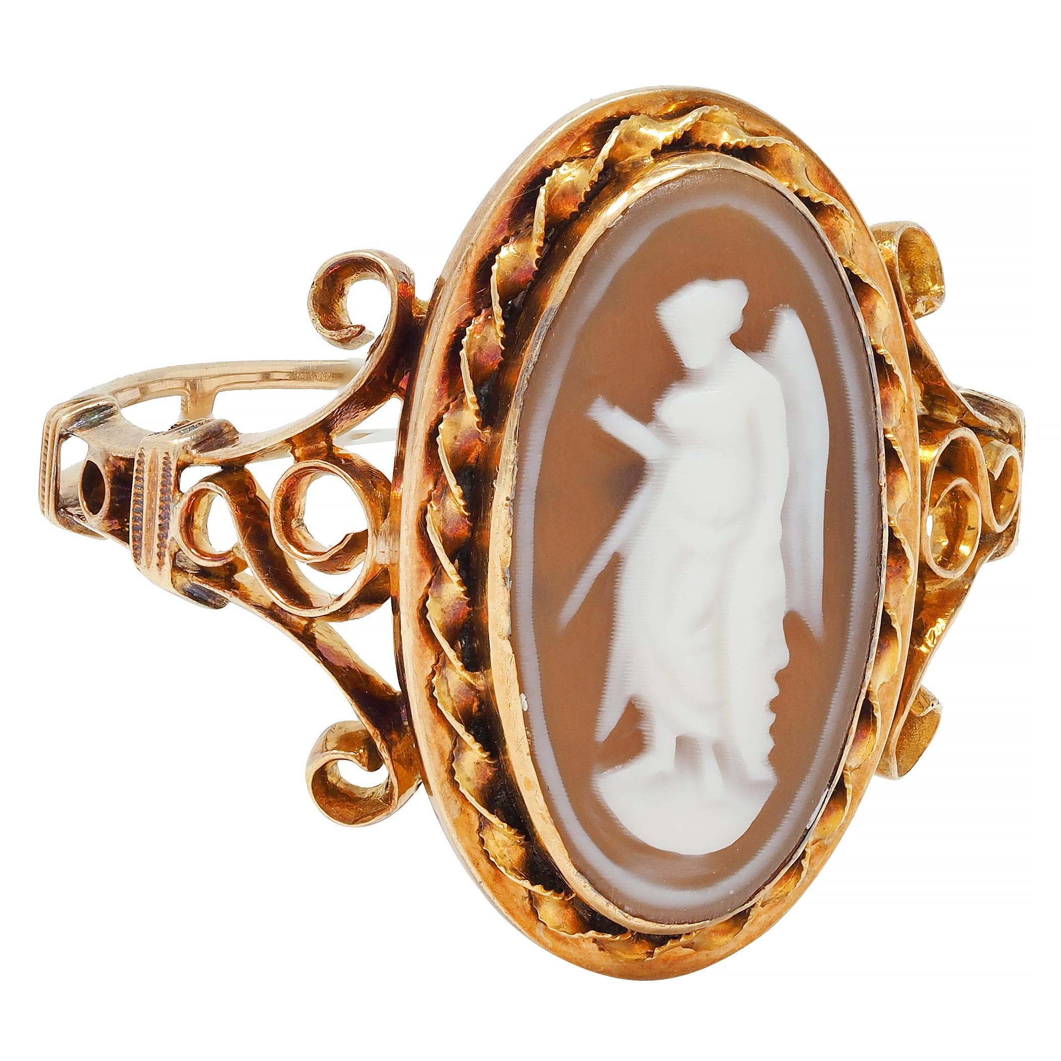 Oval Cut Victorian Carved Agate 14 Karat Yellow Gold Nike Cameo Antique Ring For Sale