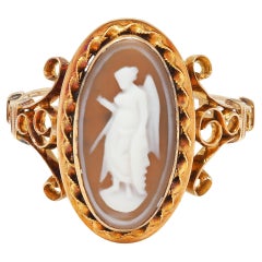 Antiker viktorianischer geschnitzter Achat 14 Karat Gelbgold Nike Kamee Antiker Ring