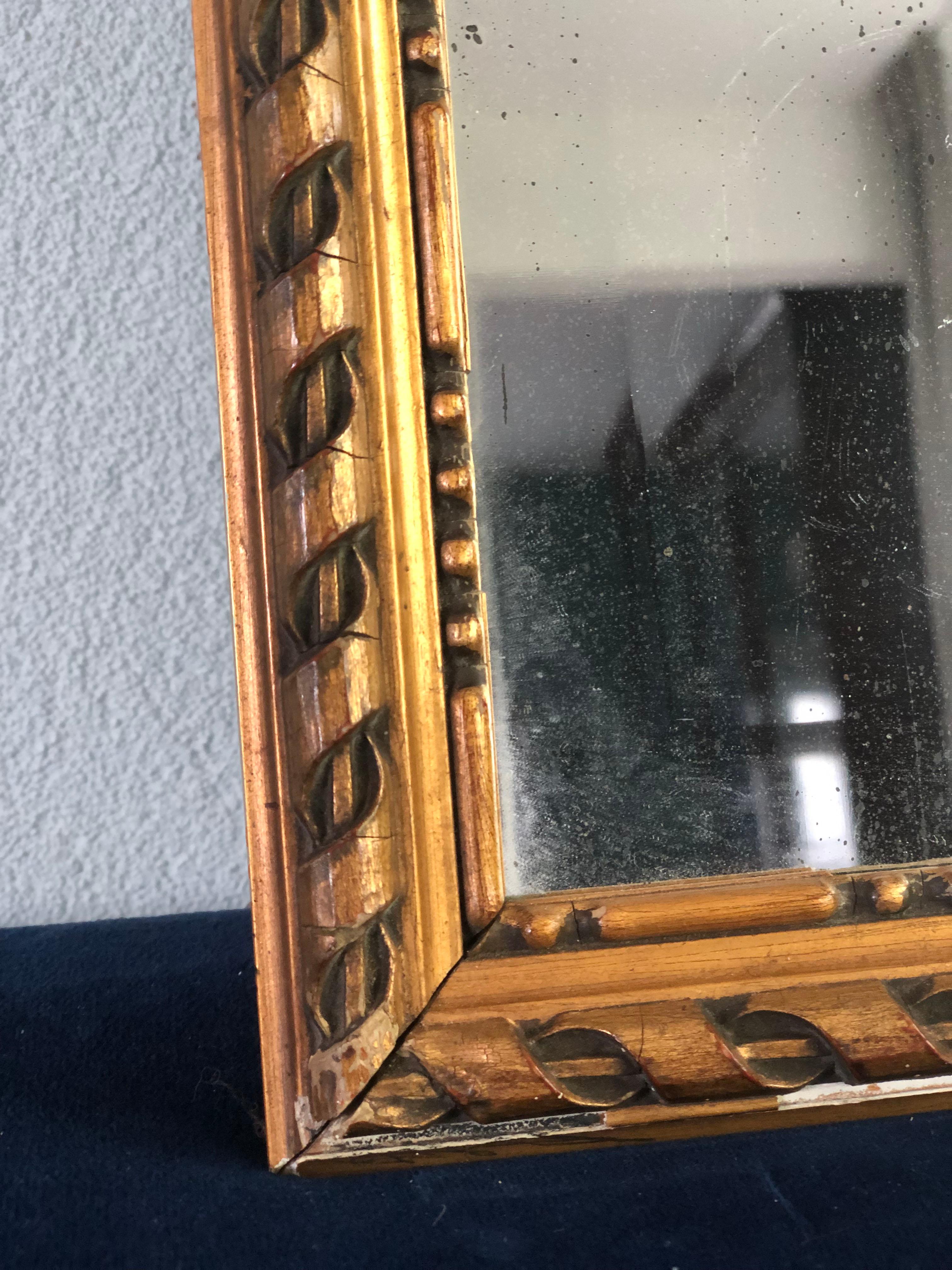 Viktorianischer geschnitzter und detaillierter Spiegel aus Giltwood (Holz) im Angebot