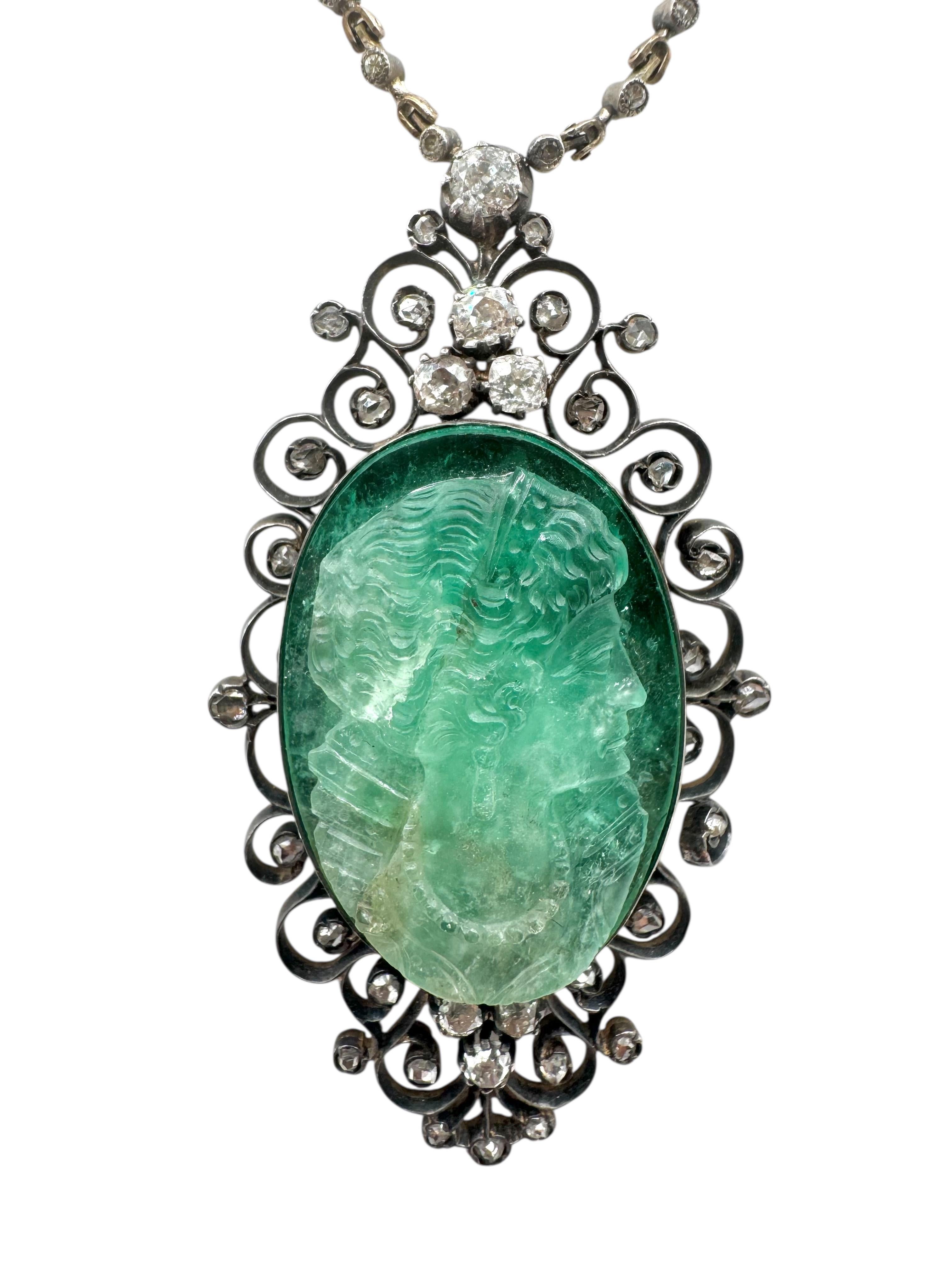 Victorian Carved Emerald Cameo and Diamond Pendant Necklace en Excelente estado para la venta en Great Neck Plaza, NY
