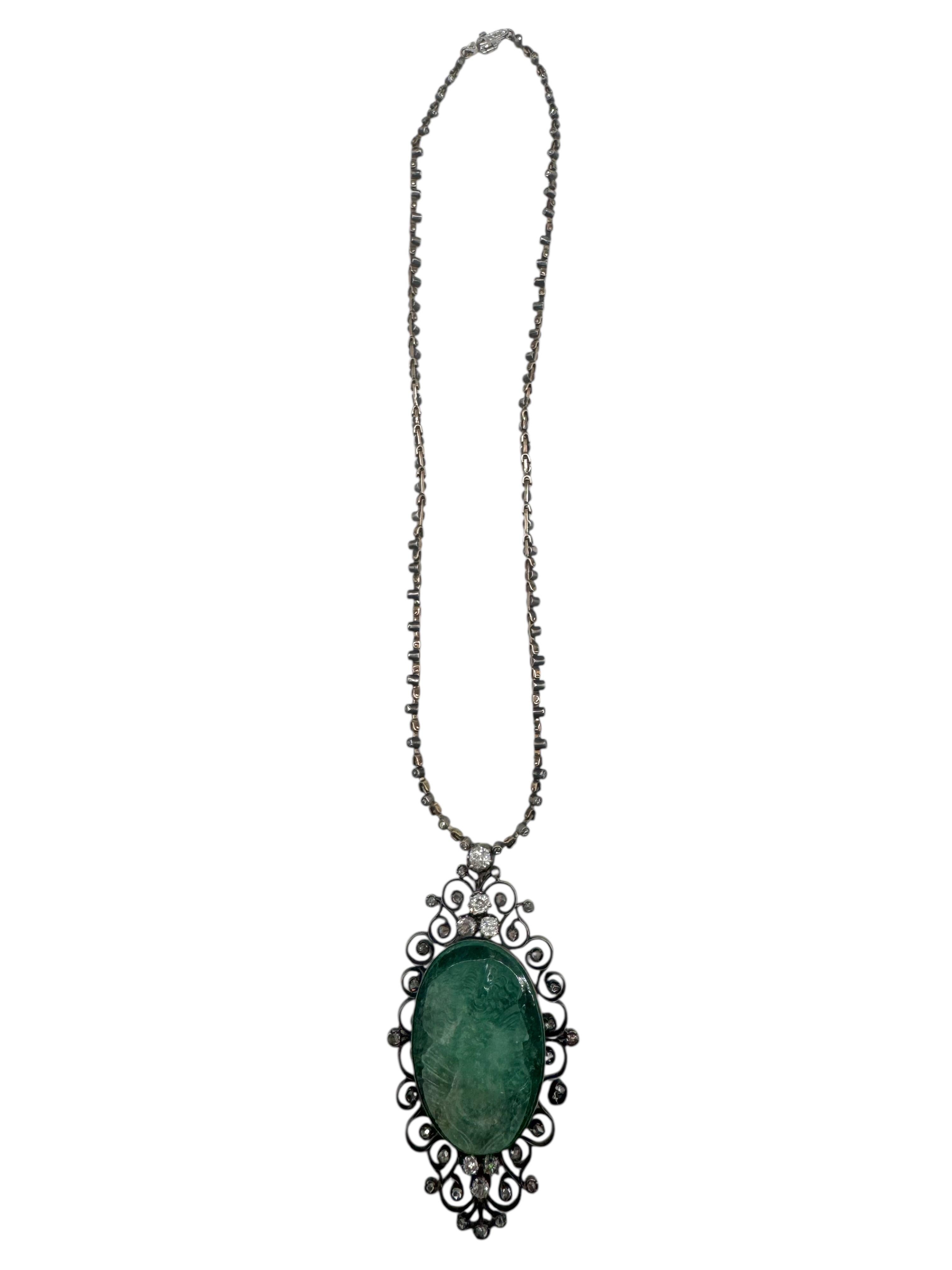 Femenino o masculino Victorian Carved Emerald Cameo and Diamond Pendant Necklace en venta