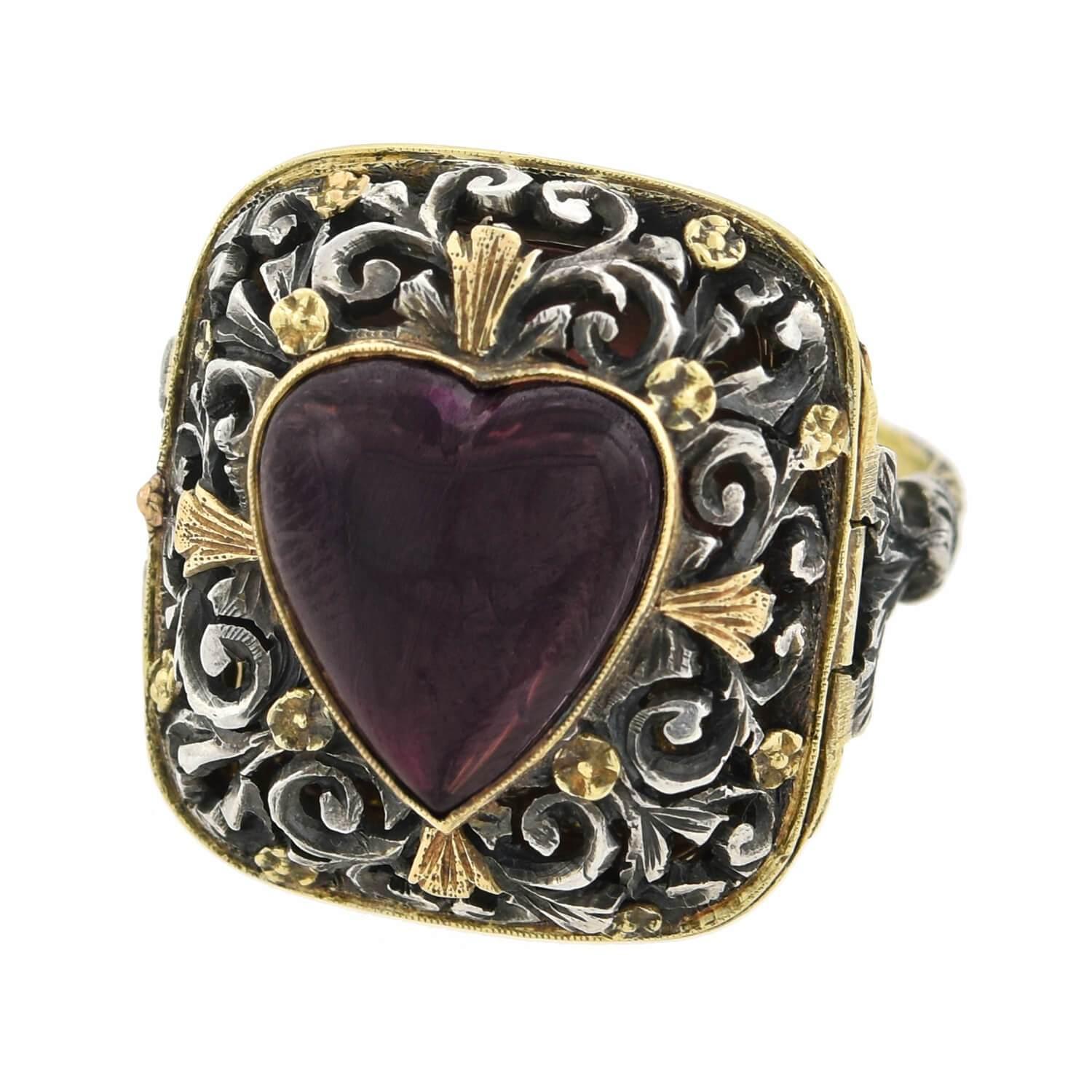 Victorian Carved Garnet Heart and Floral Vinaigrette Ring In Good Condition In Narberth, PA