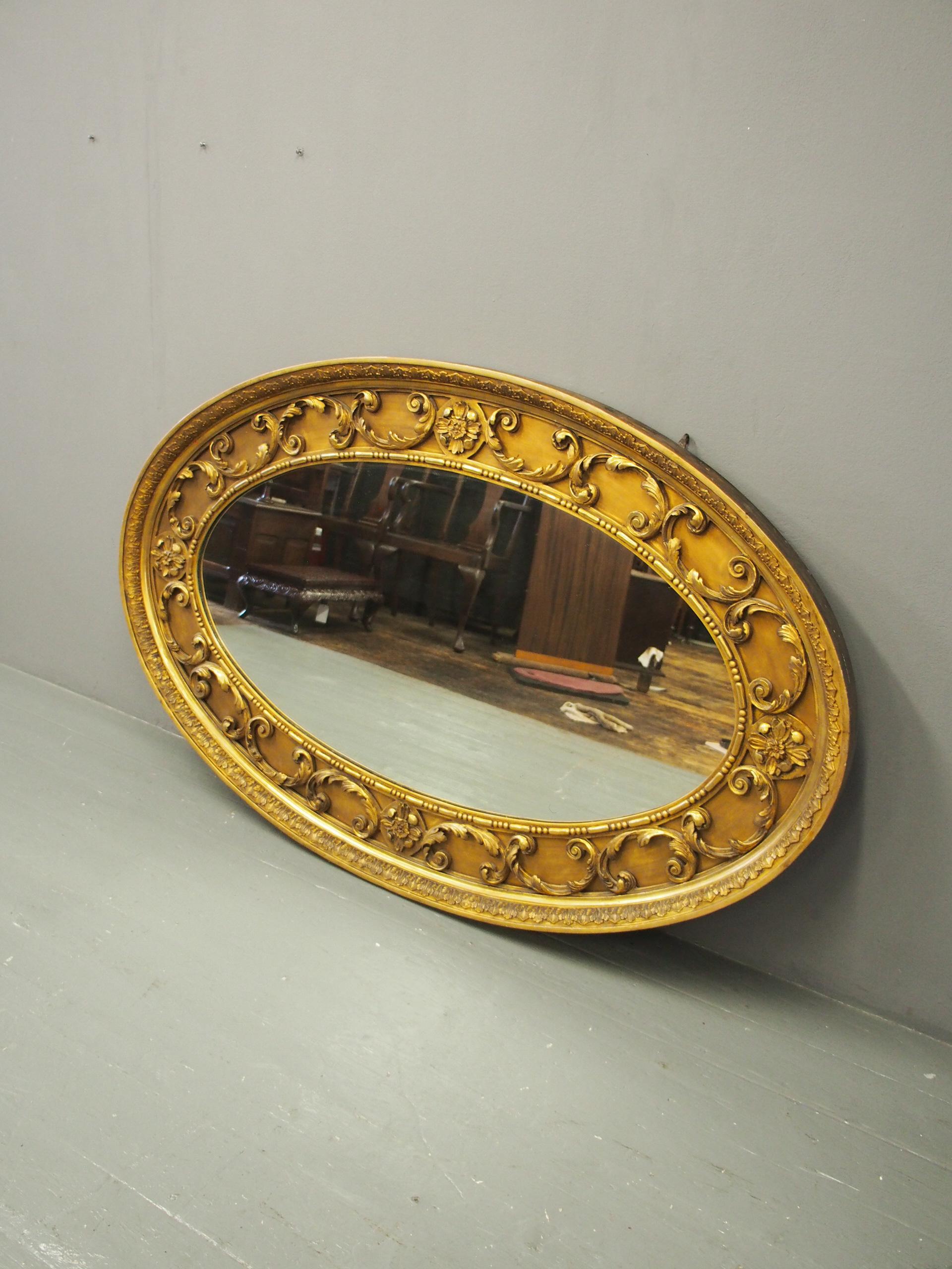 Victorian Carved Giltwood and Gesso Oval Mirror In Good Condition In Edinburgh, GB