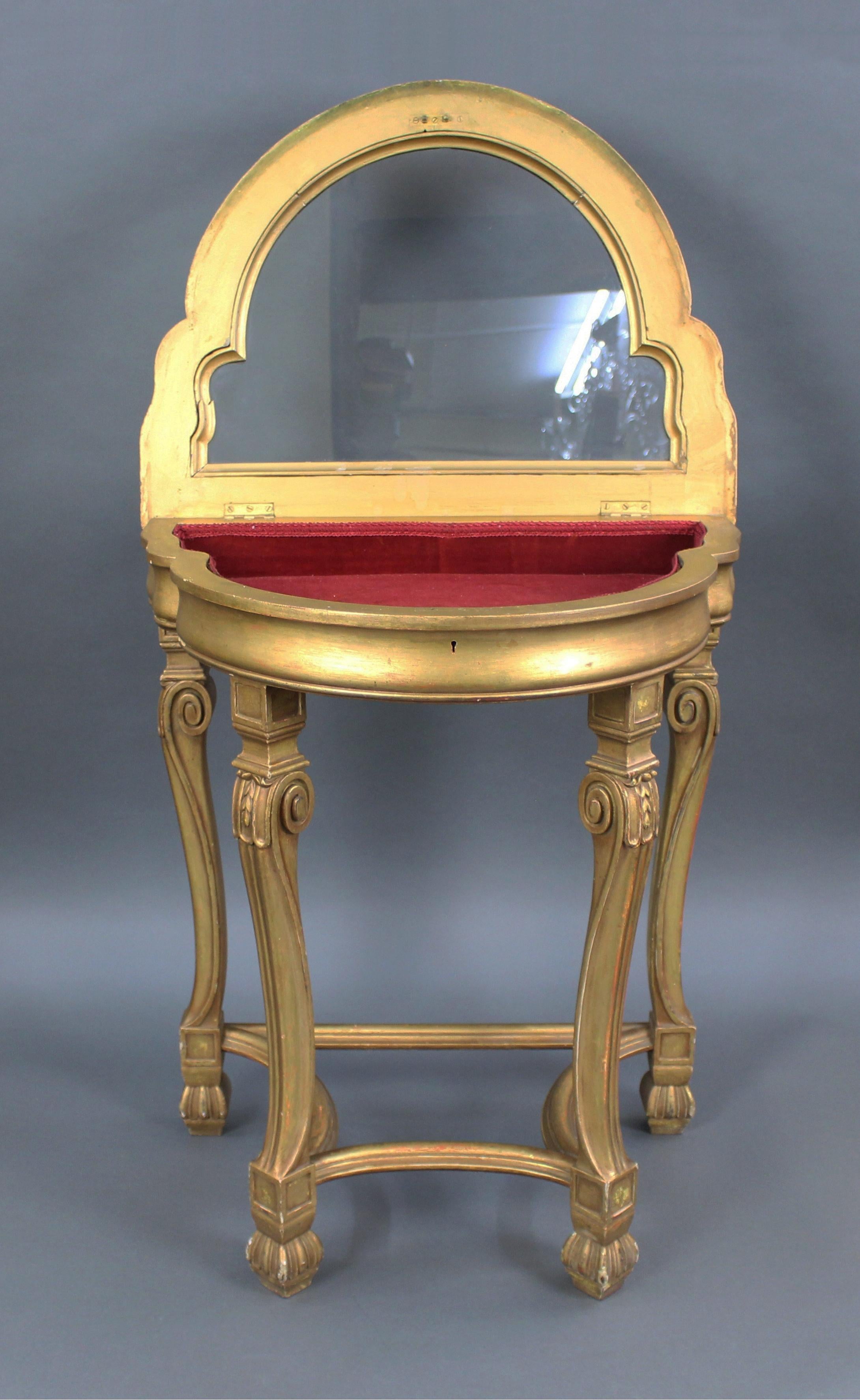 Victorian Carved Giltwood Bijouterie Cabinet en Bueno Estado en Worcester, GB