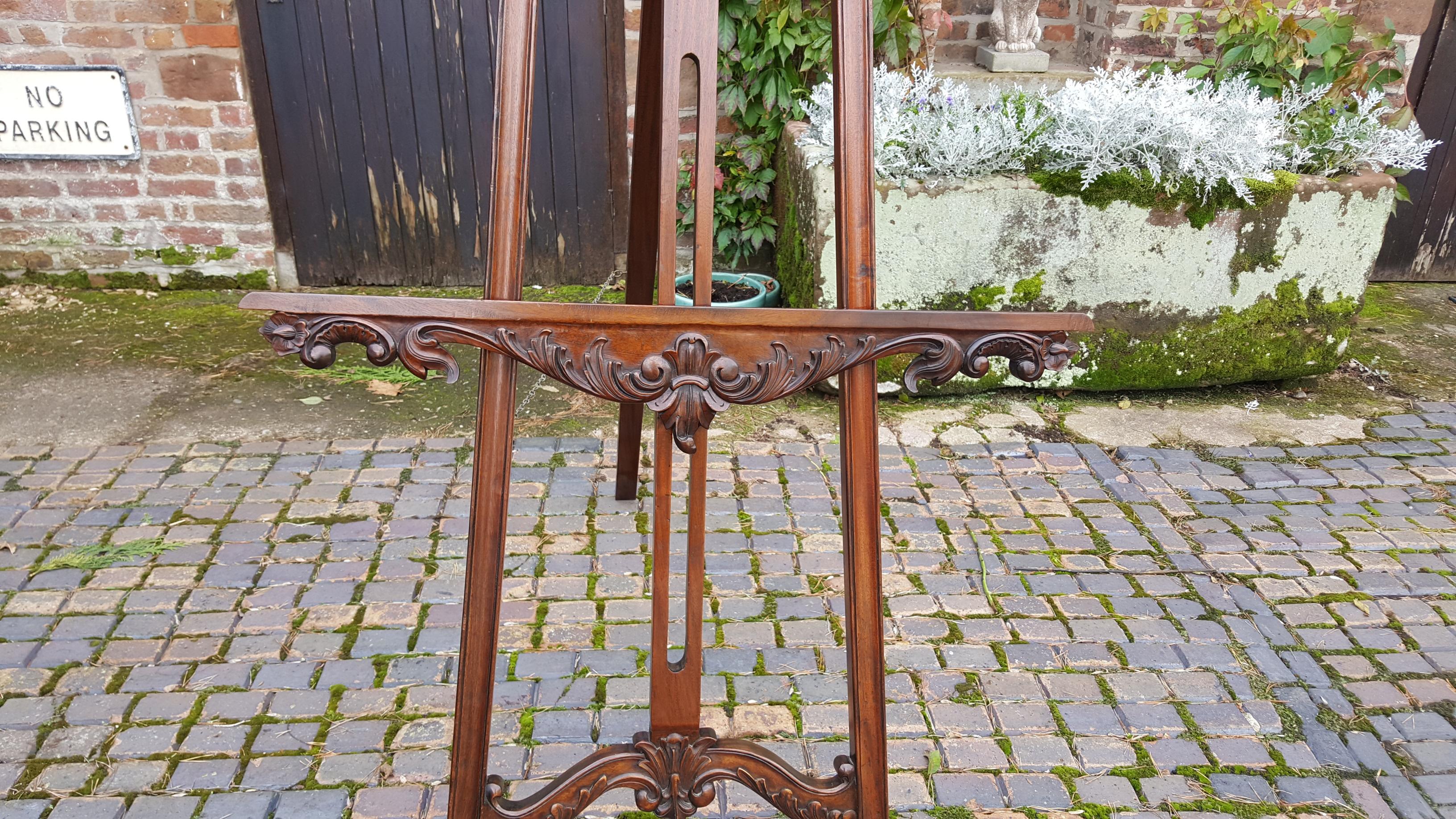Victorian Carved Mahogany Artist's Easel In Good Condition For Sale In Altrincham, Cheshire