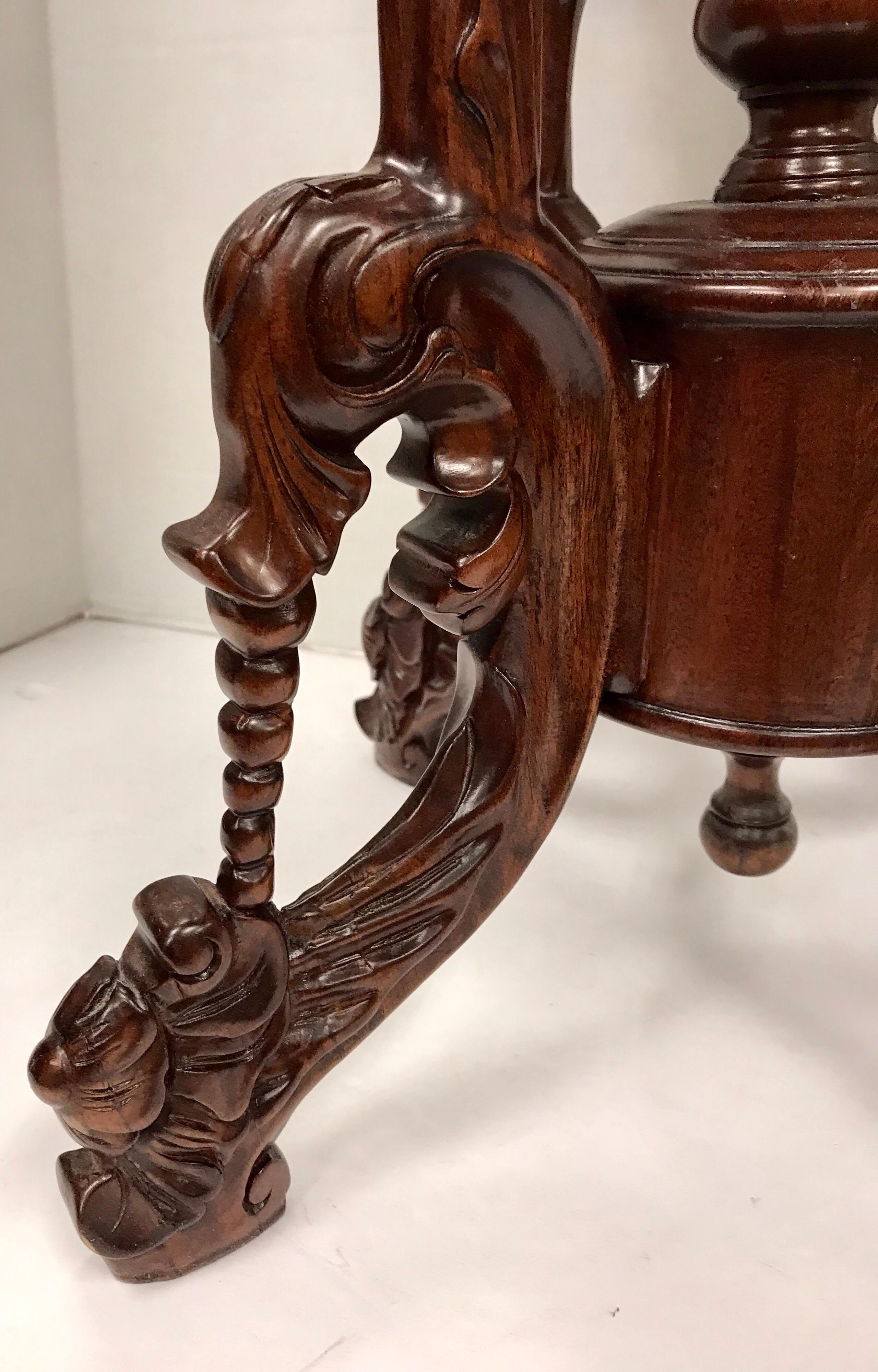 Victorian Carved Mahogany Marble-Top Round Table In Good Condition In West Hartford, CT