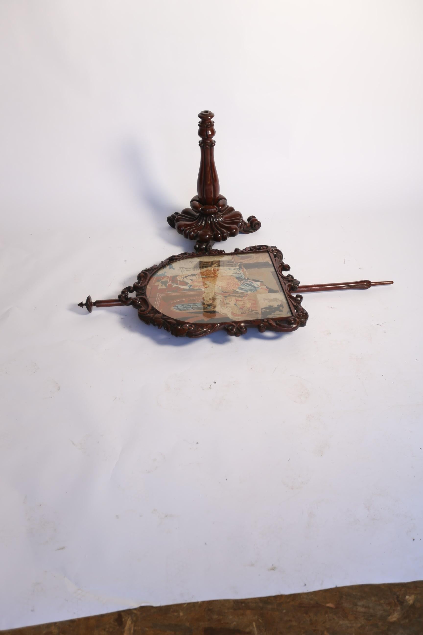 Victorien Paravent victorien en acajou sculpté en vente