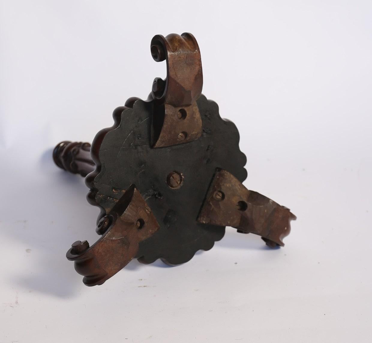 Paravent victorien en acajou sculpté en vente 1
