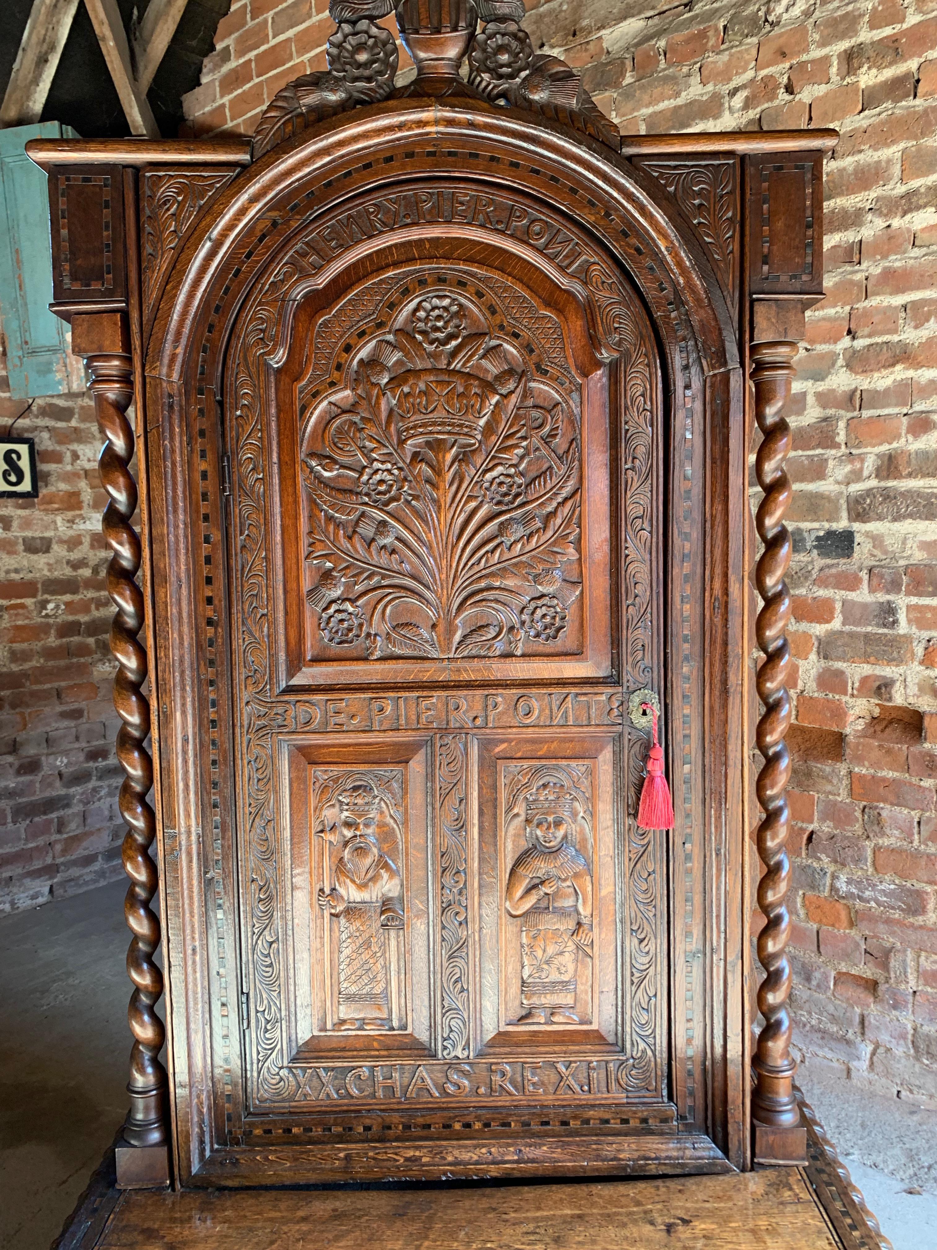 Victorian Carved Oak Bookcase Cabinet on Stand 19th Century Carolean Style 1850 In Good Condition In Longdon, Tewkesbury