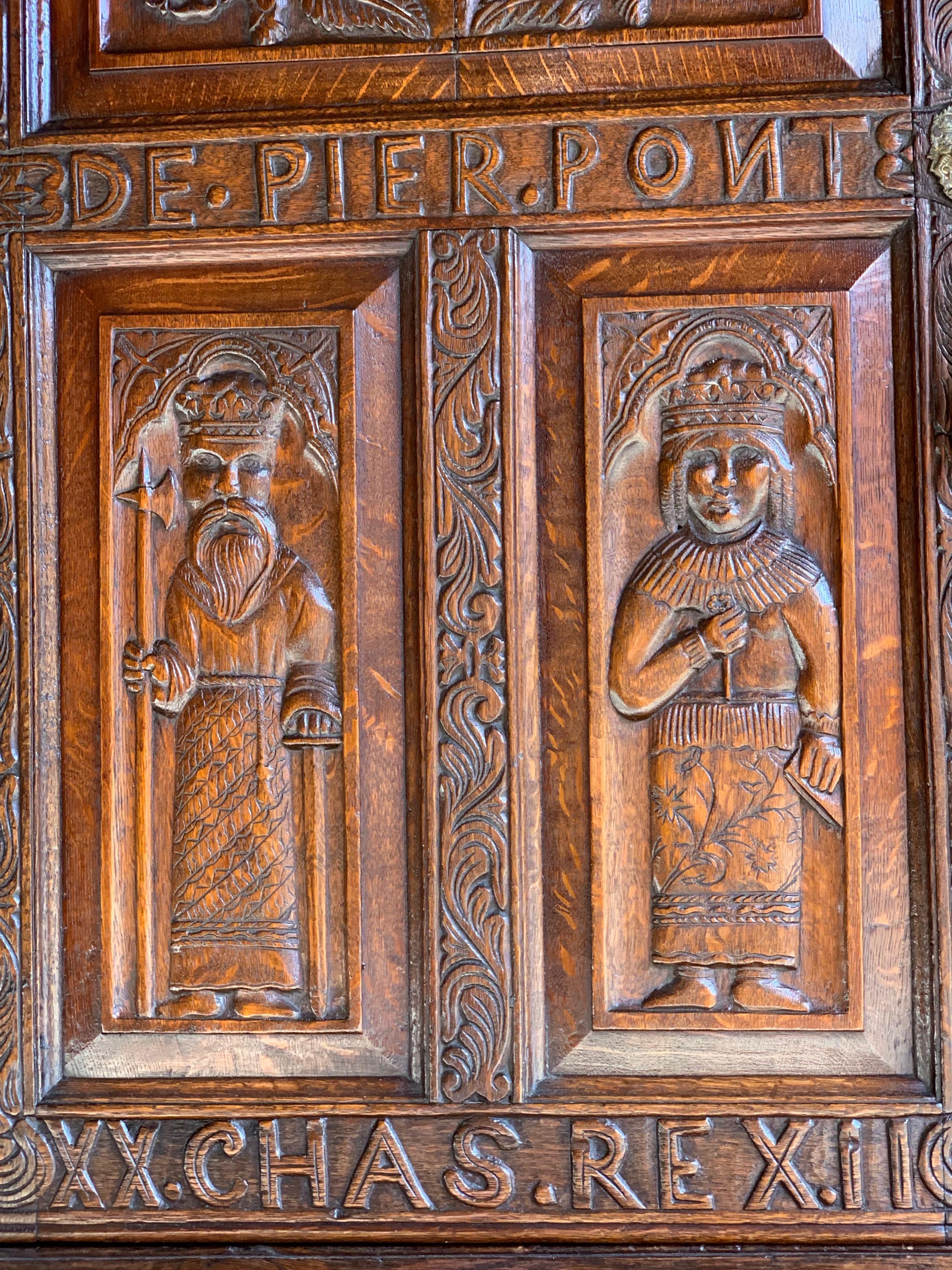 Victorian Carved Oak Bookcase Cabinet on Stand 19th Century Carolean Style 1850 In Good Condition In Longdon, Tewkesbury