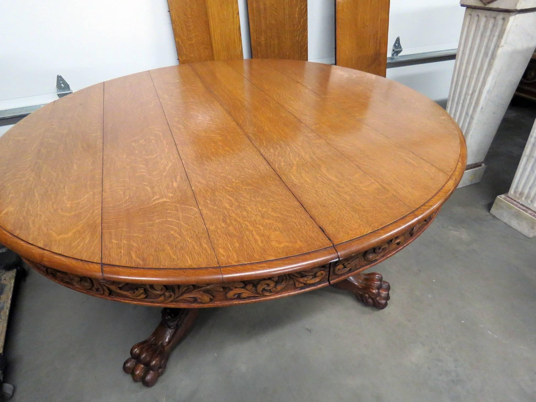 Victorian Carved Oak Dining Table In Good Condition In Swedesboro, NJ