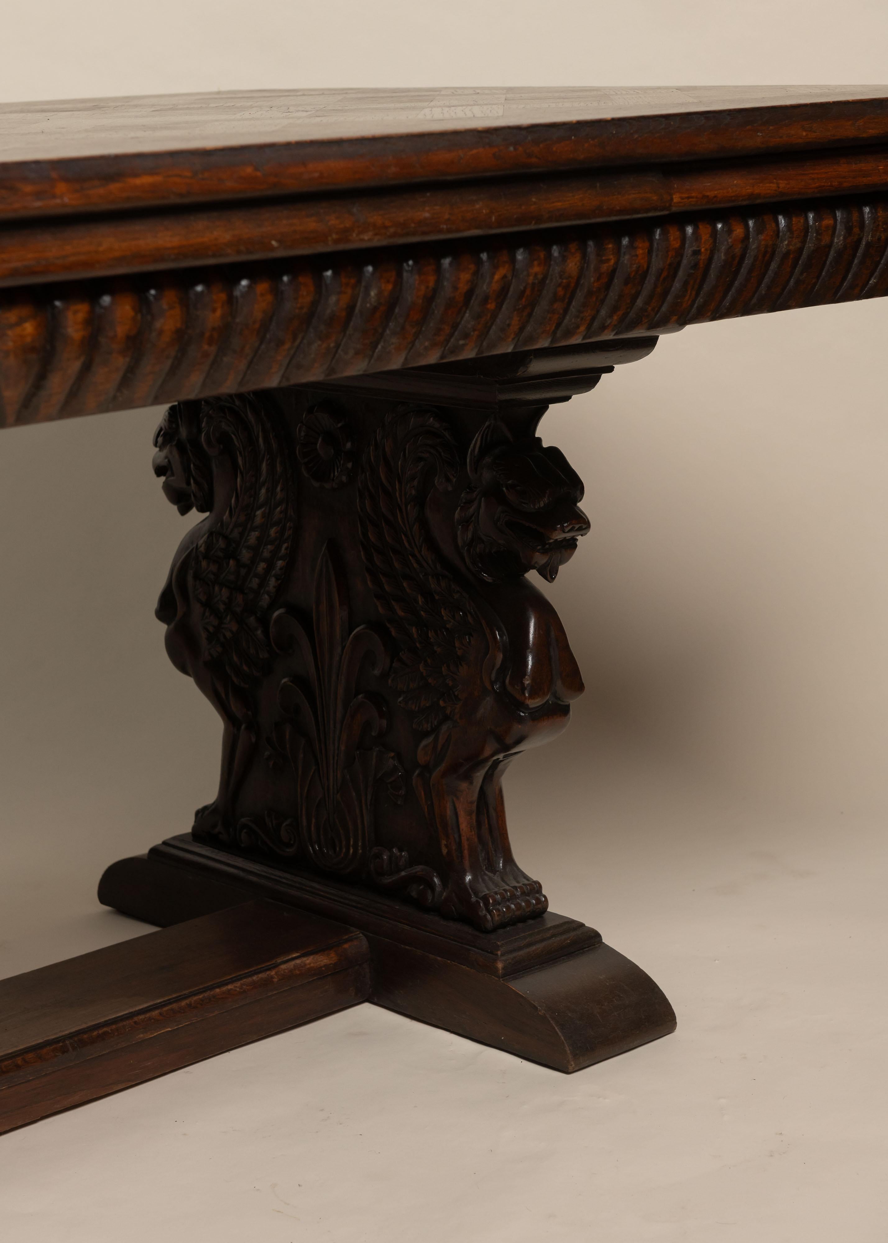 Table de bibliothèque victorienne à tiroir en Oak sculpté, Angleterre, c.1890 Bon état - En vente à San Francisco, CA