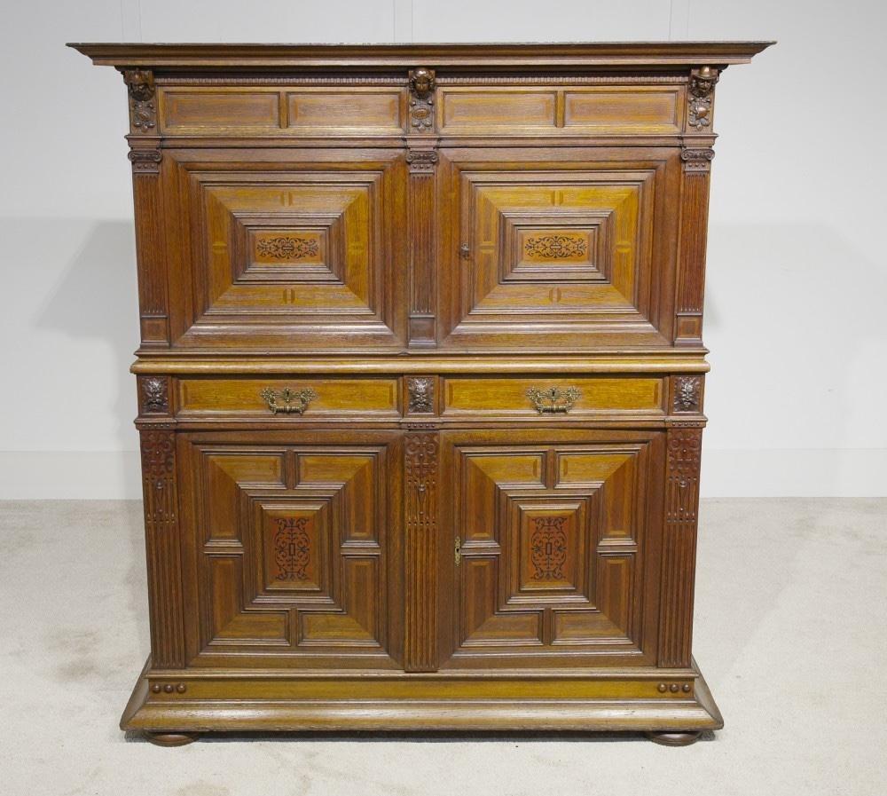 Wonderful period Victorian oak drinks cabinet
Such a great look with all the hand carved details
Classic Doric column motifs flank either side of the chest
To the top beneath the gallery are three hand carved busts in relief, very characterful
Solid