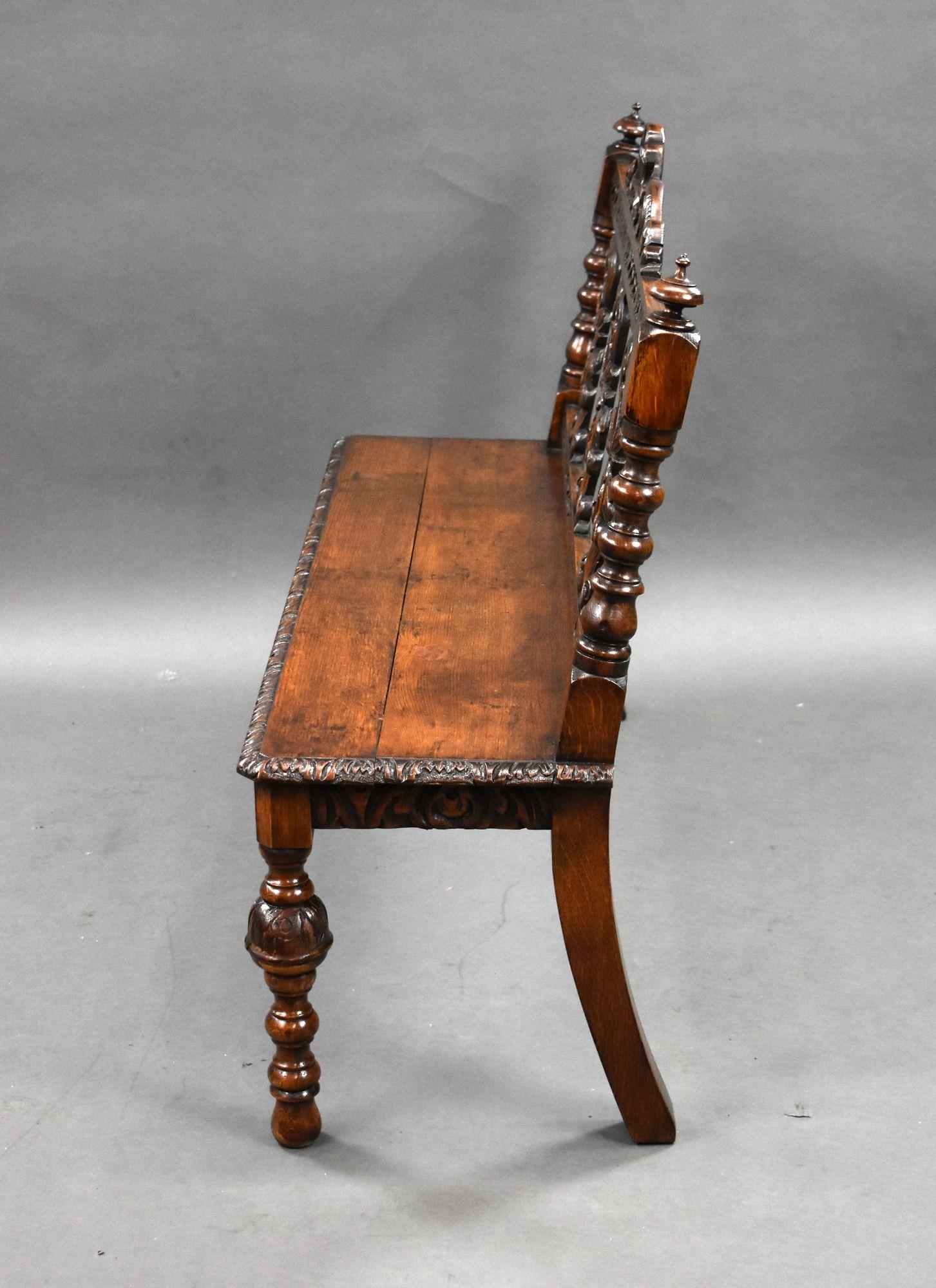 Victorian Carved Oak Hall Bench In Good Condition In Chelmsford, Essex