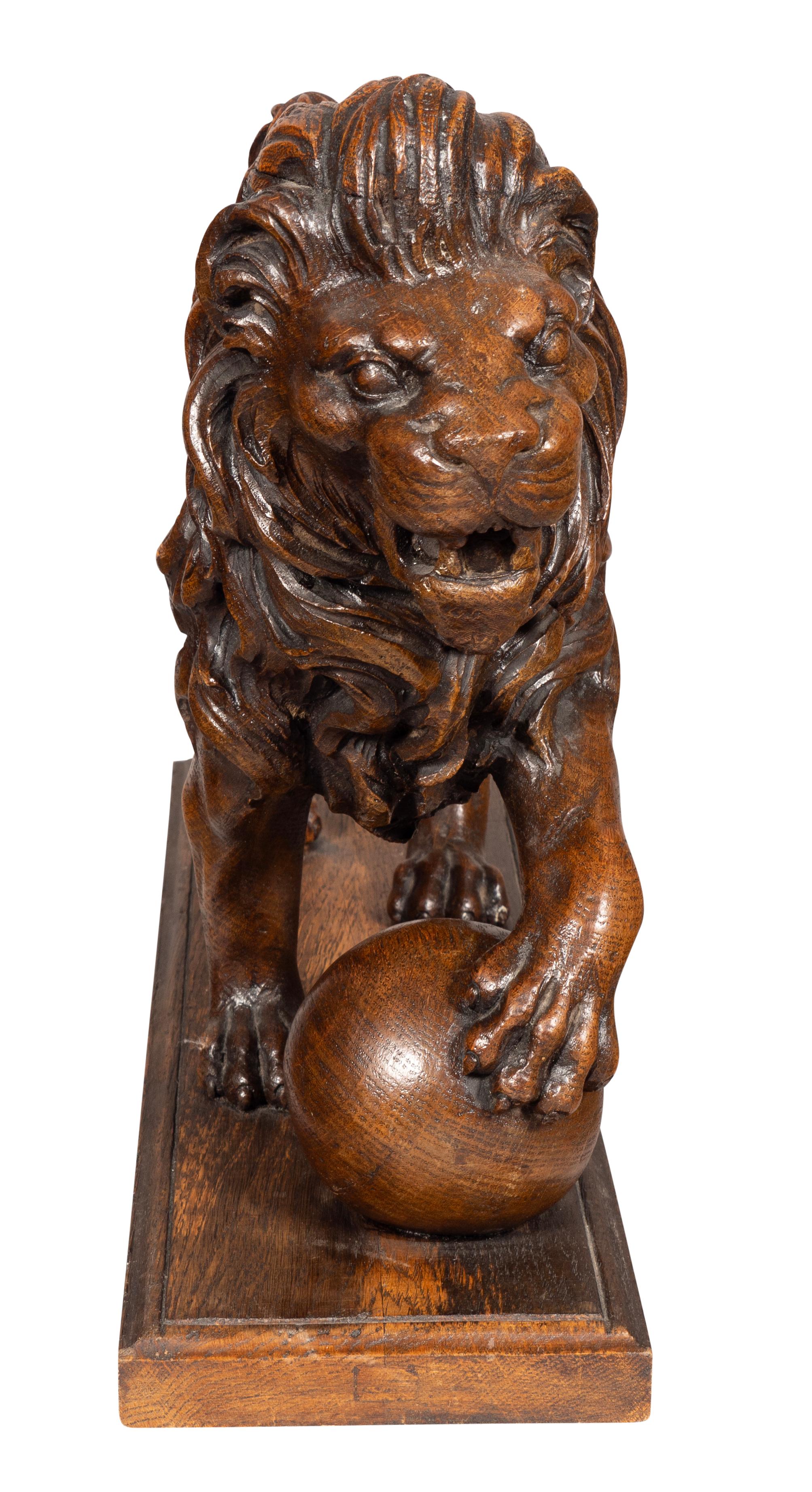 Victorian Carved Oak Lion In Good Condition For Sale In Essex, MA